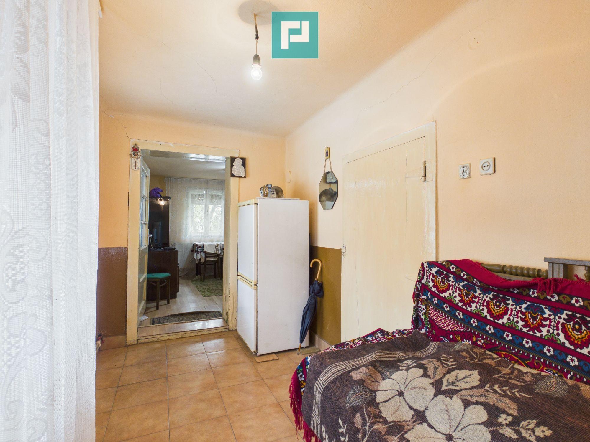 Casă din cărămidă 6 camere – Ineu - 12