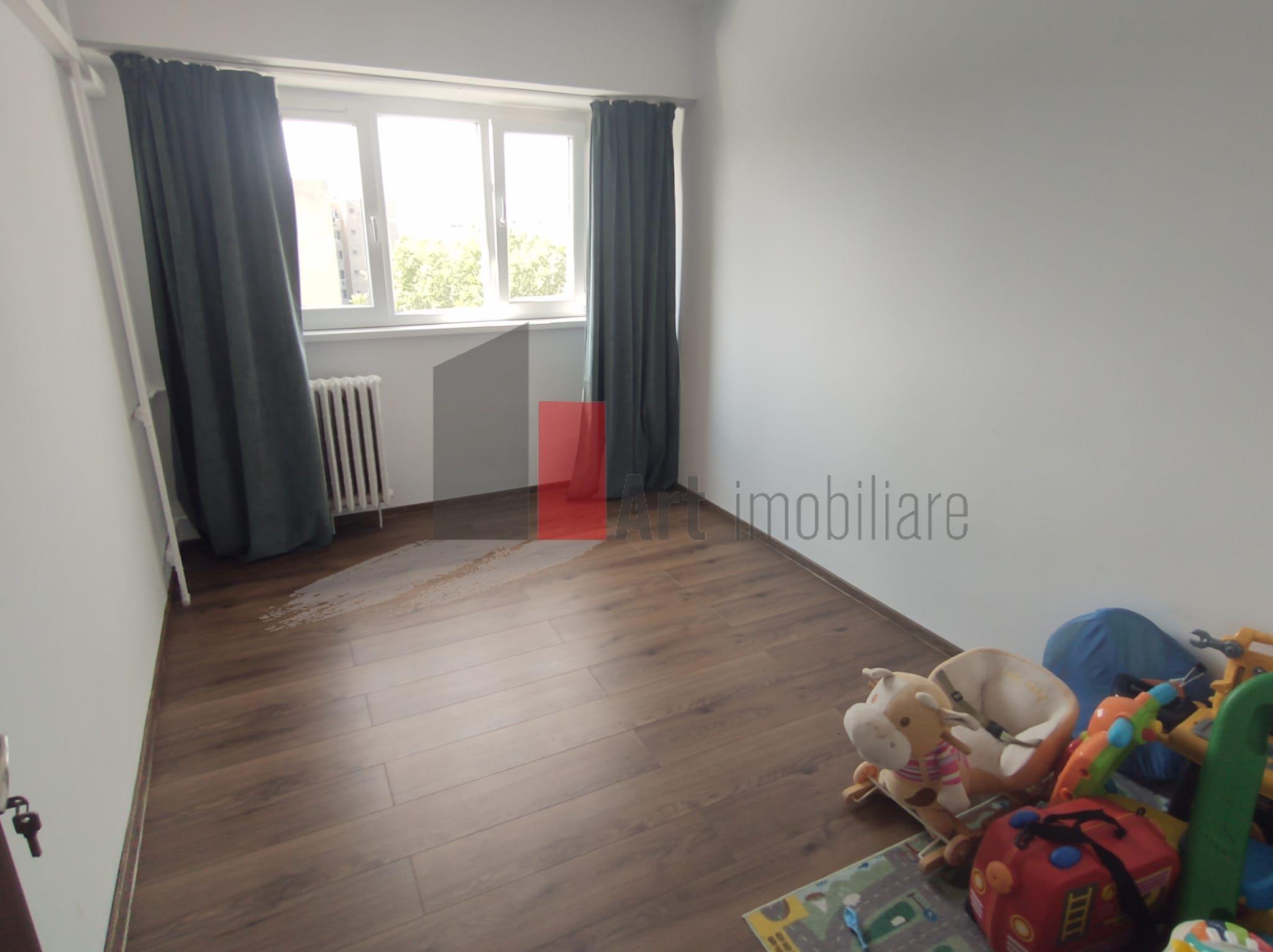 Vânzare apartament decomandat 4 camere Bd. Obregia - Pasajul Europa Unită - 14