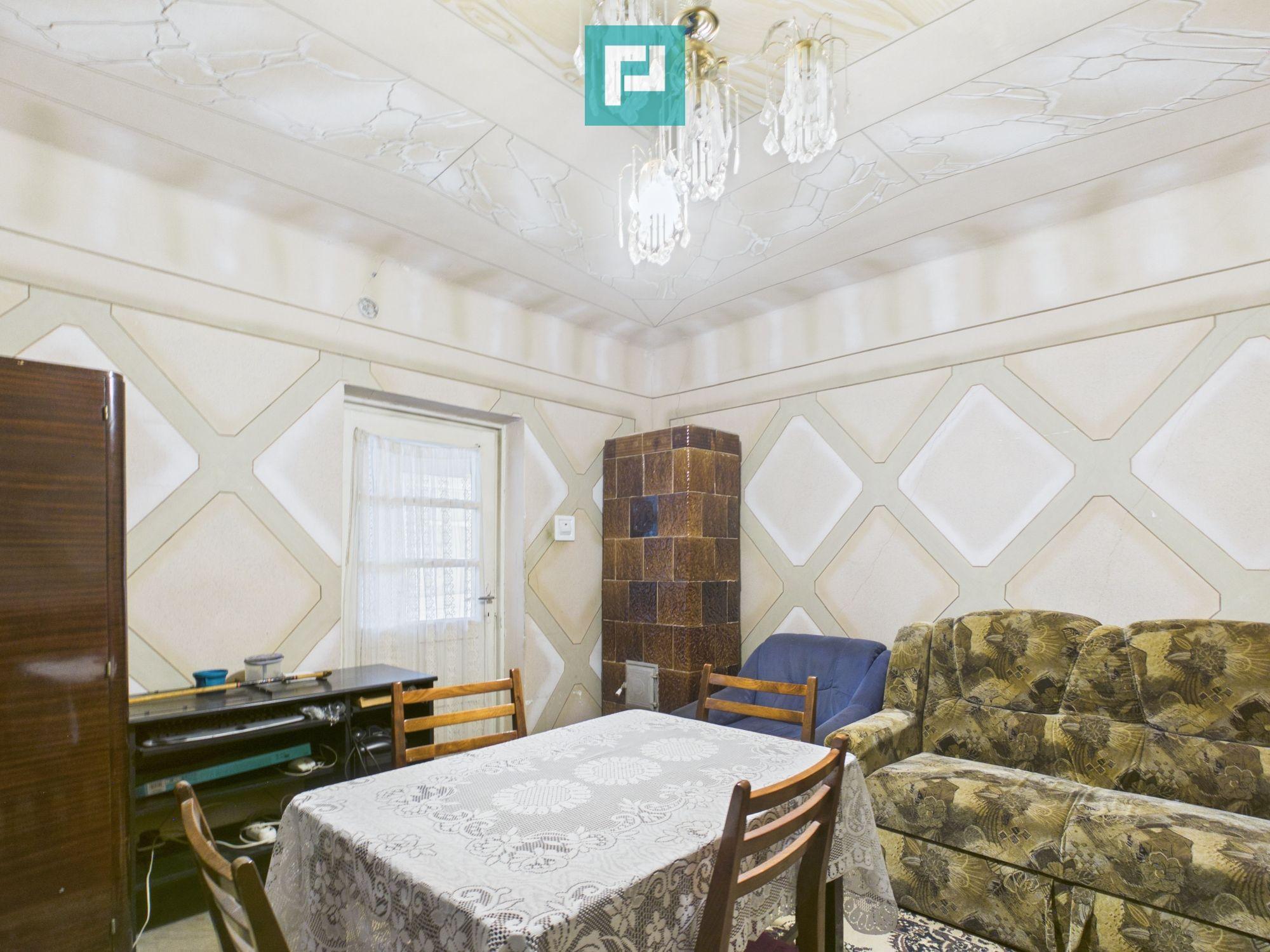 Casa în Cuvin la poalele dealului - 6