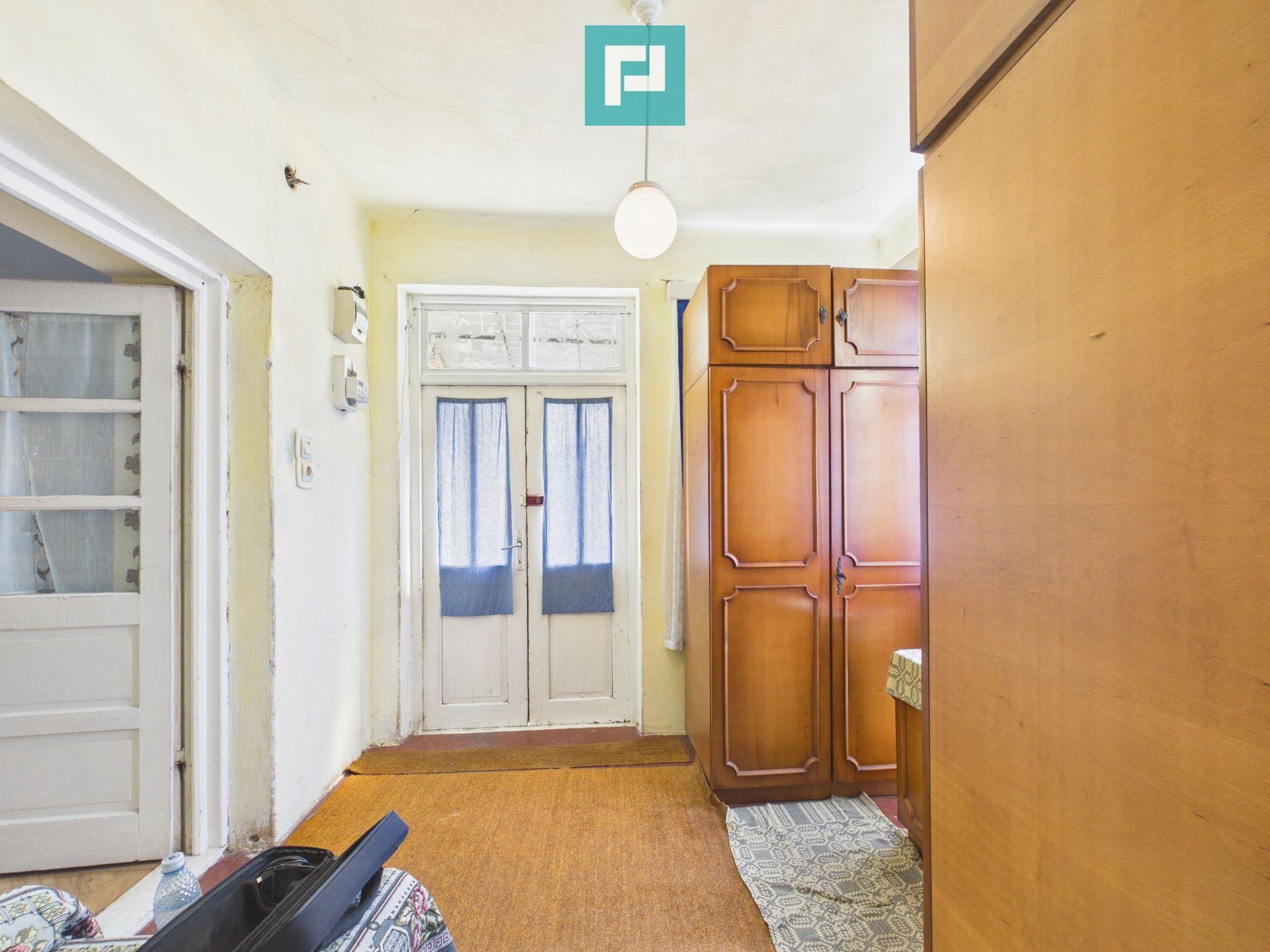 Casa în Cuvin la poalele dealului - 10