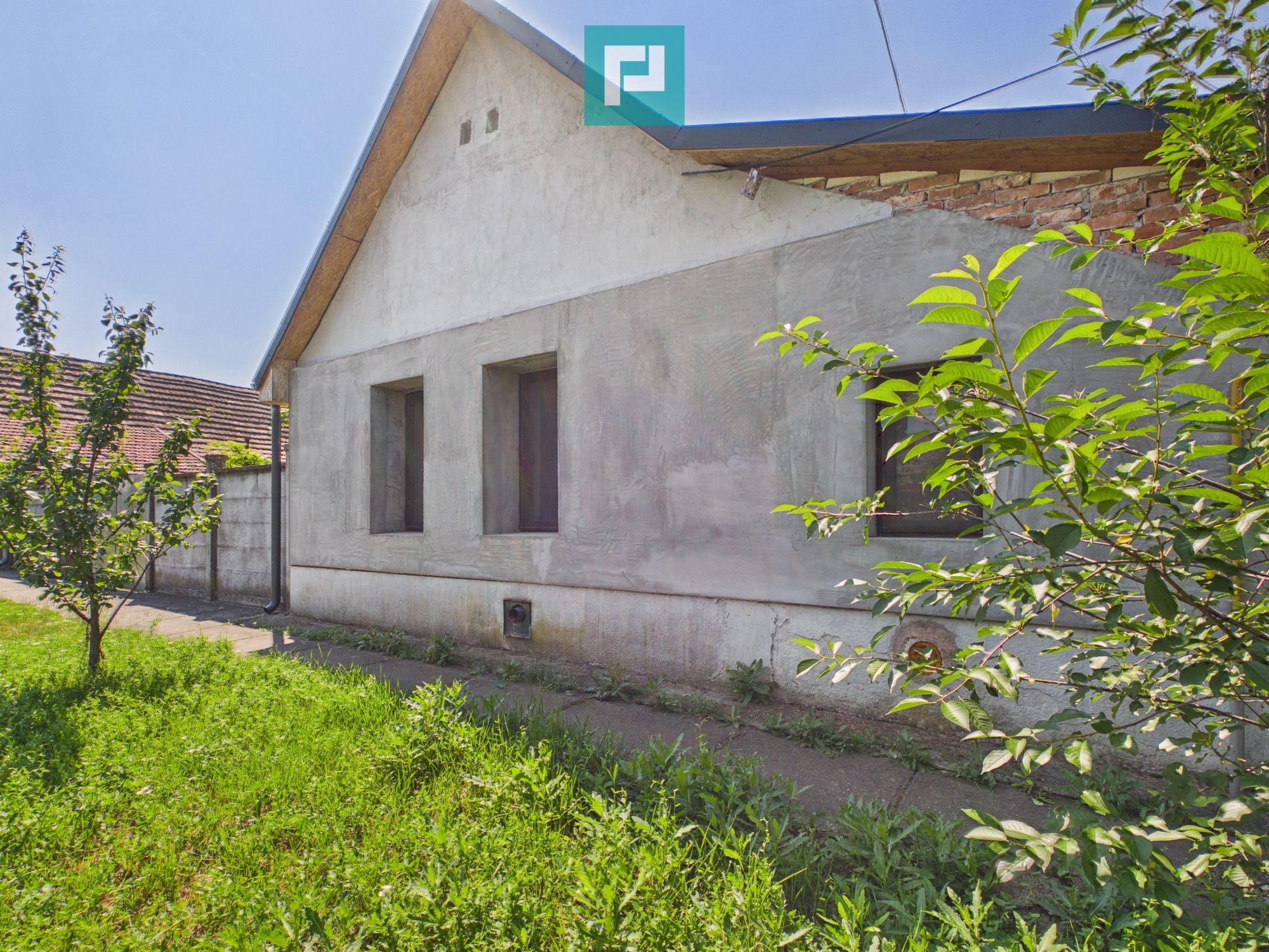 Casă renovată cu 3 camere în Battonya - 1