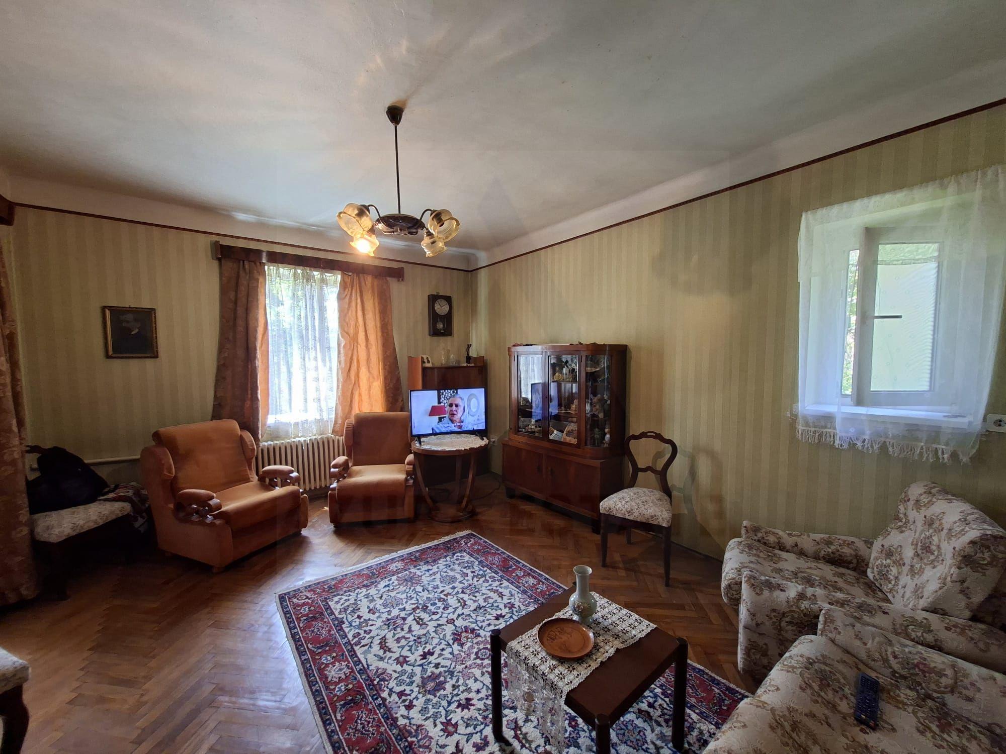 Casa individuala 185 mp utili S + P + E garaj si teren 777 mp Central - 3
