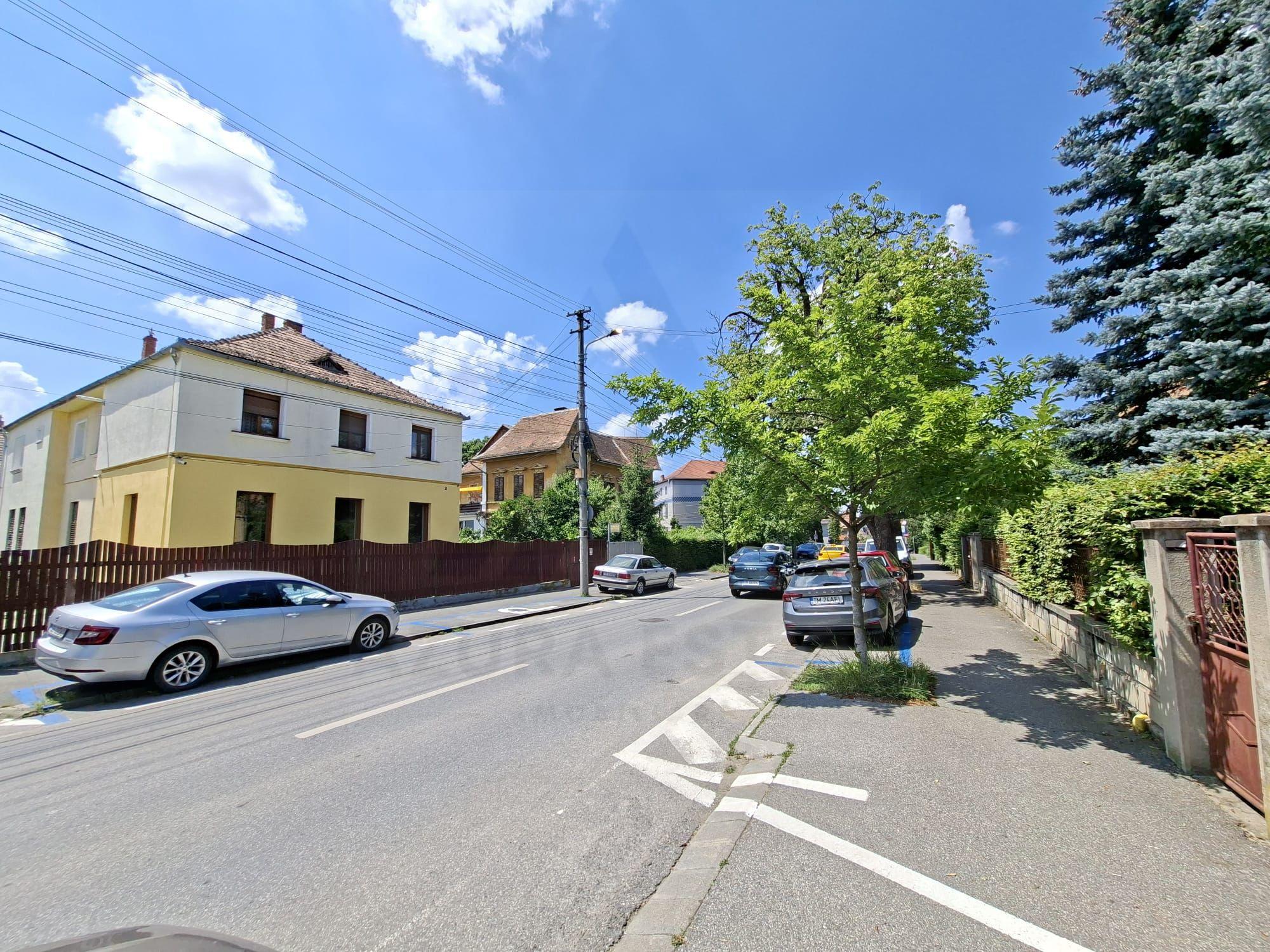 Casa individuala 185 mp utili S + P + E garaj si teren 777 mp Central - 6