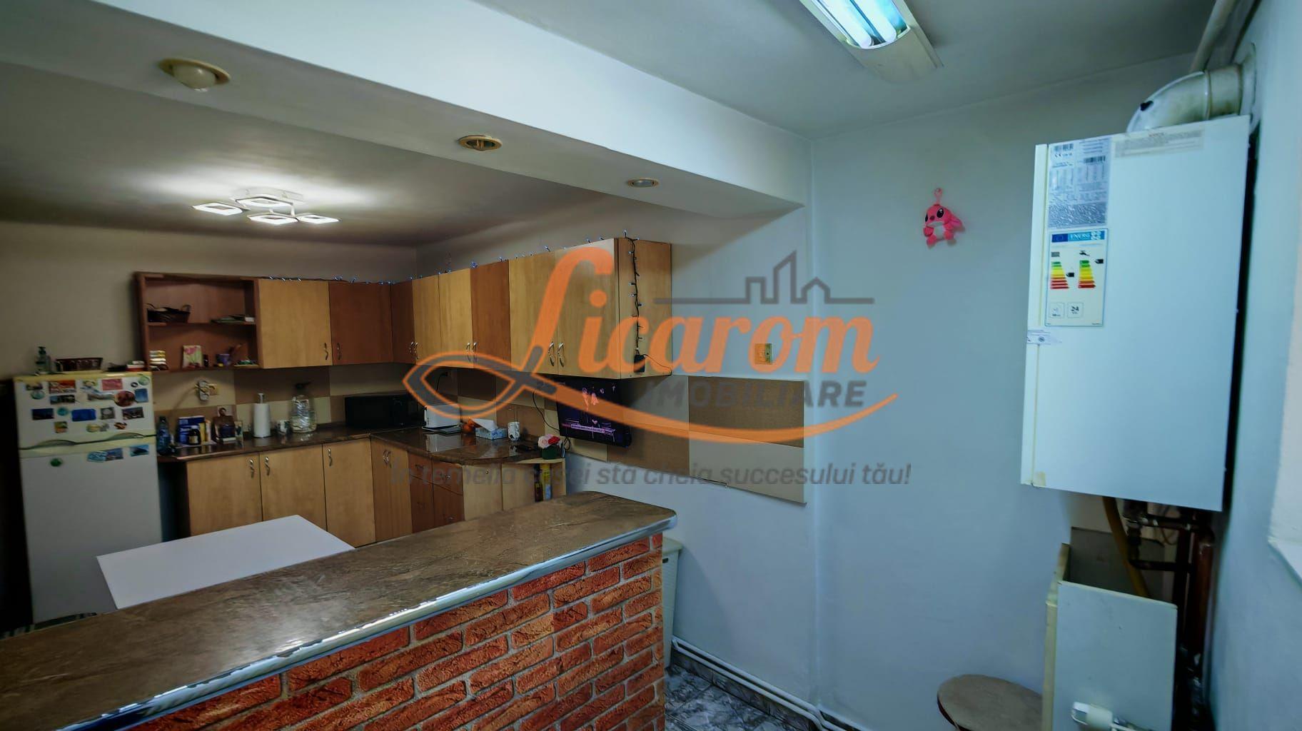 Corp de casa 4 camere zona Nicopole,curte comuna cu 1 familie. - 7