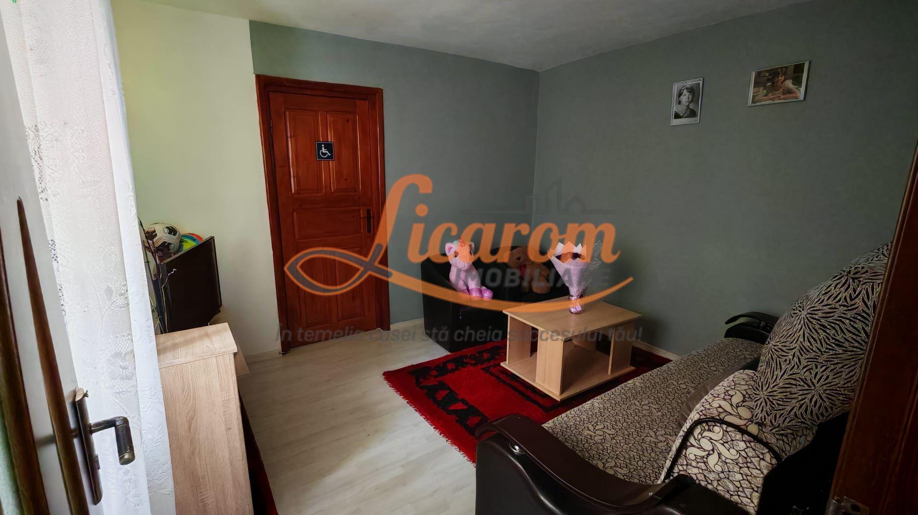 Corp de casa 4 camere zona Nicopole,curte comuna cu 1 familie. - 10