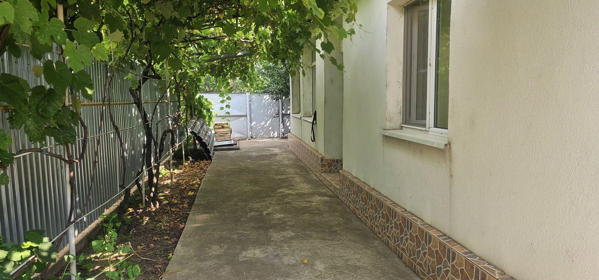 Casa la sol cu teren 1055 mp si livada - Vanatori, Galati - 5