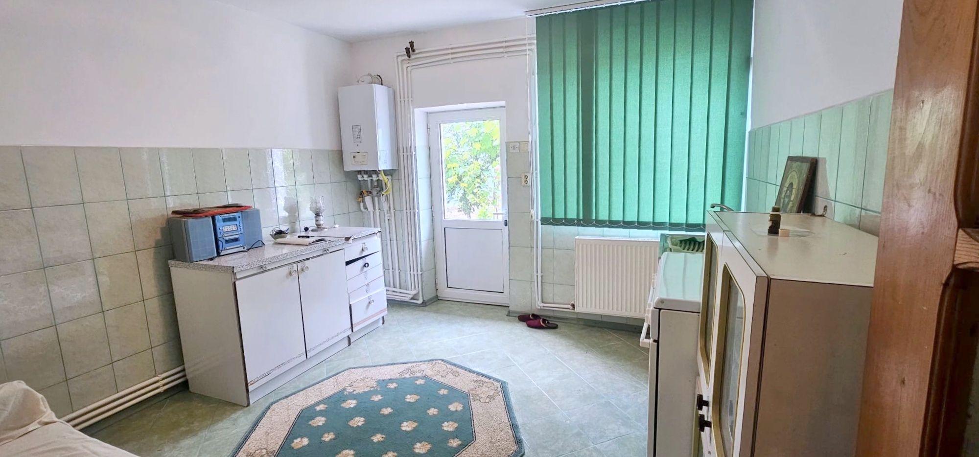 Casa la sol cu teren 1055 mp si livada - Vanatori, Galati - 8