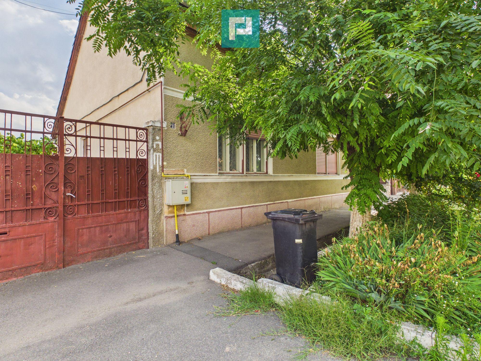 Casă cu 3 camere și teren de 450 mp în Pârneava - 2