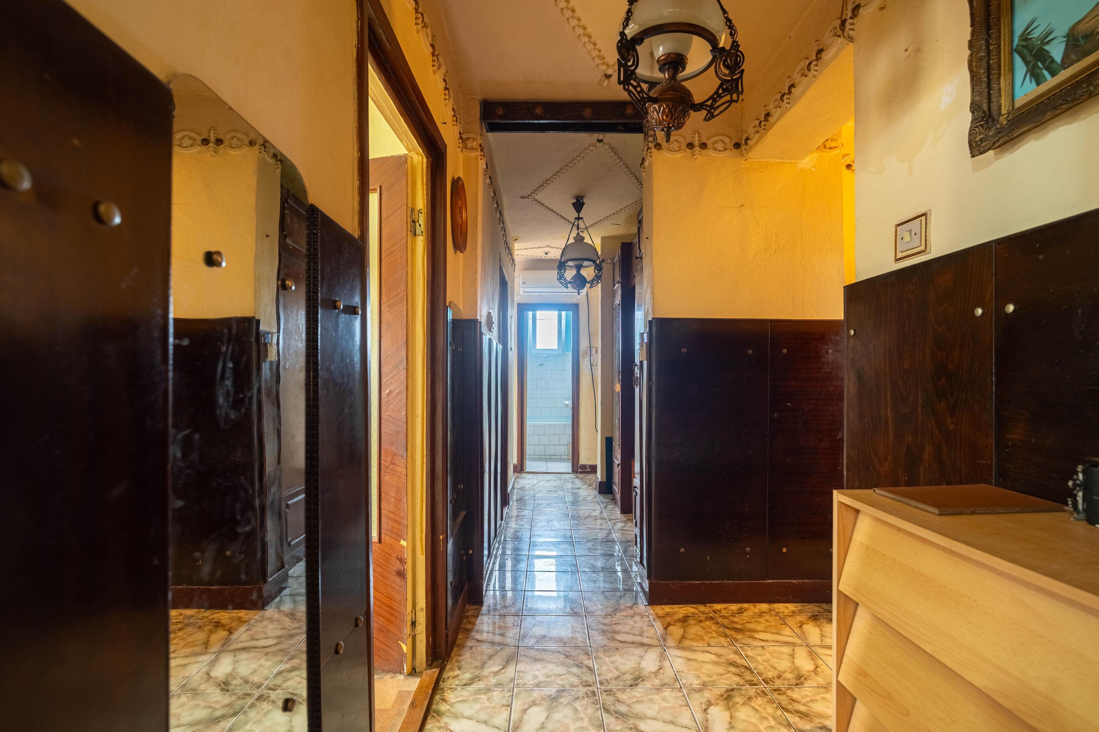 Apartament 4 camere decomandat - bvd. Revolutiei - COMISION 0 - 5