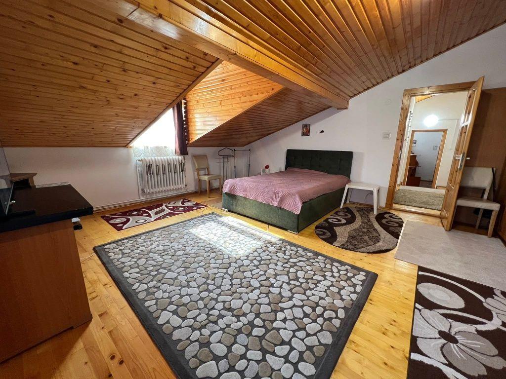 Casa 3 camere 80 mp utili curte comuna si balcon 3,75 mp în Ștrand - 2