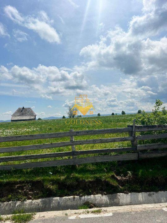 Teren intravilan de vanzare Marisel zona partia de schi - 6