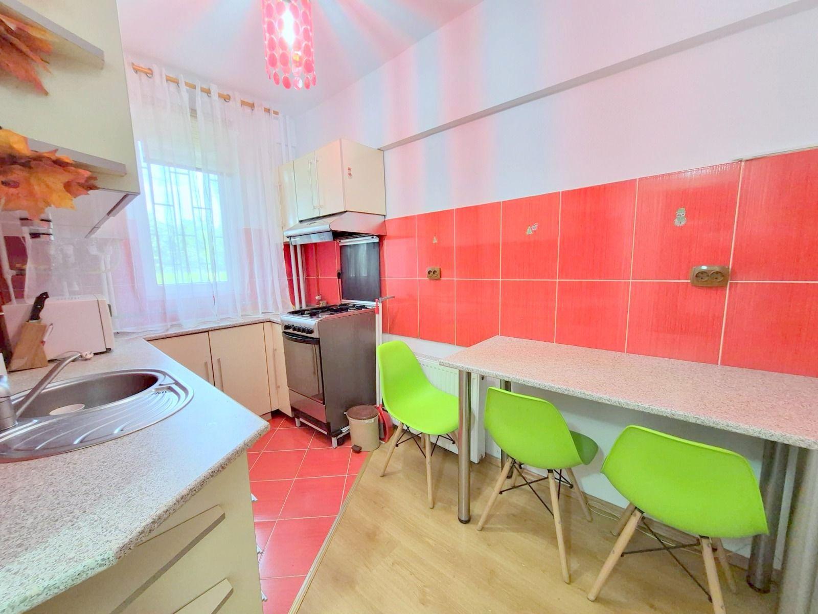 De inchiriat apartament cu 2 camere, Micro 17, parter, 345 euro - 8