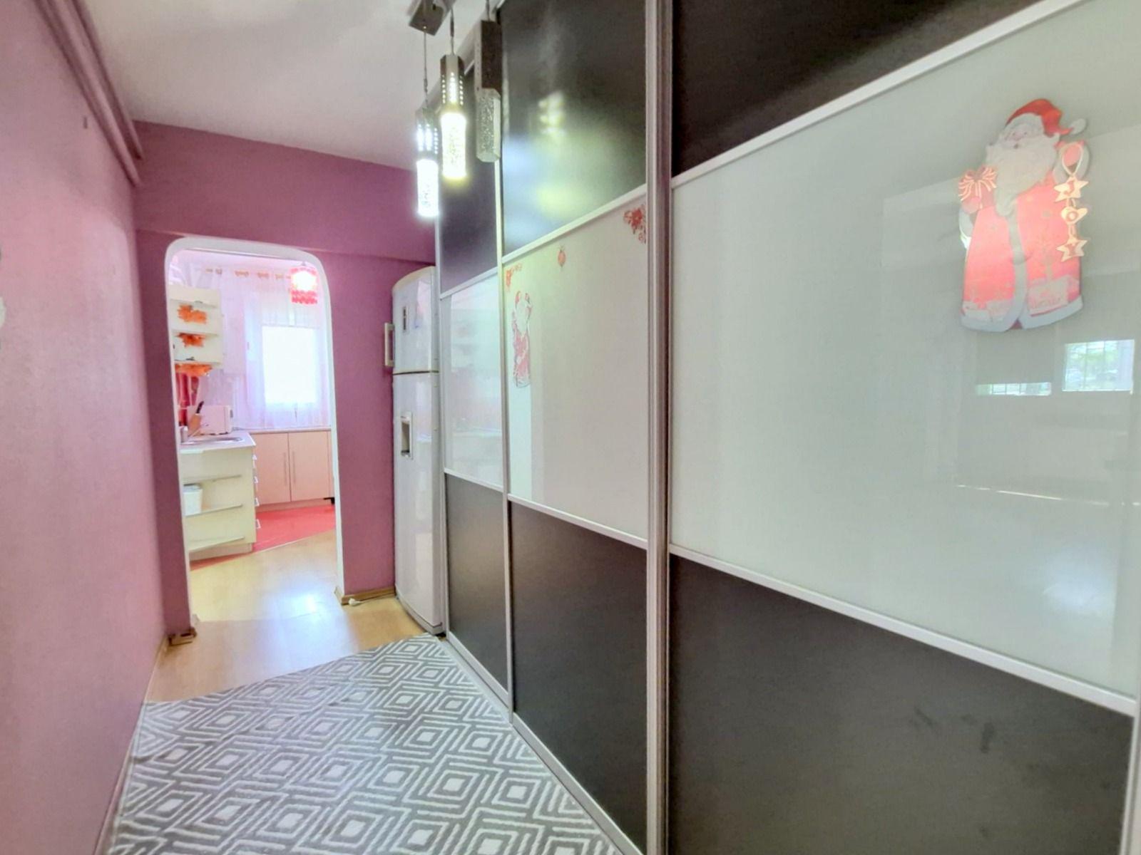 De inchiriat apartament cu 2 camere, Micro 17, parter, 345 euro - 4