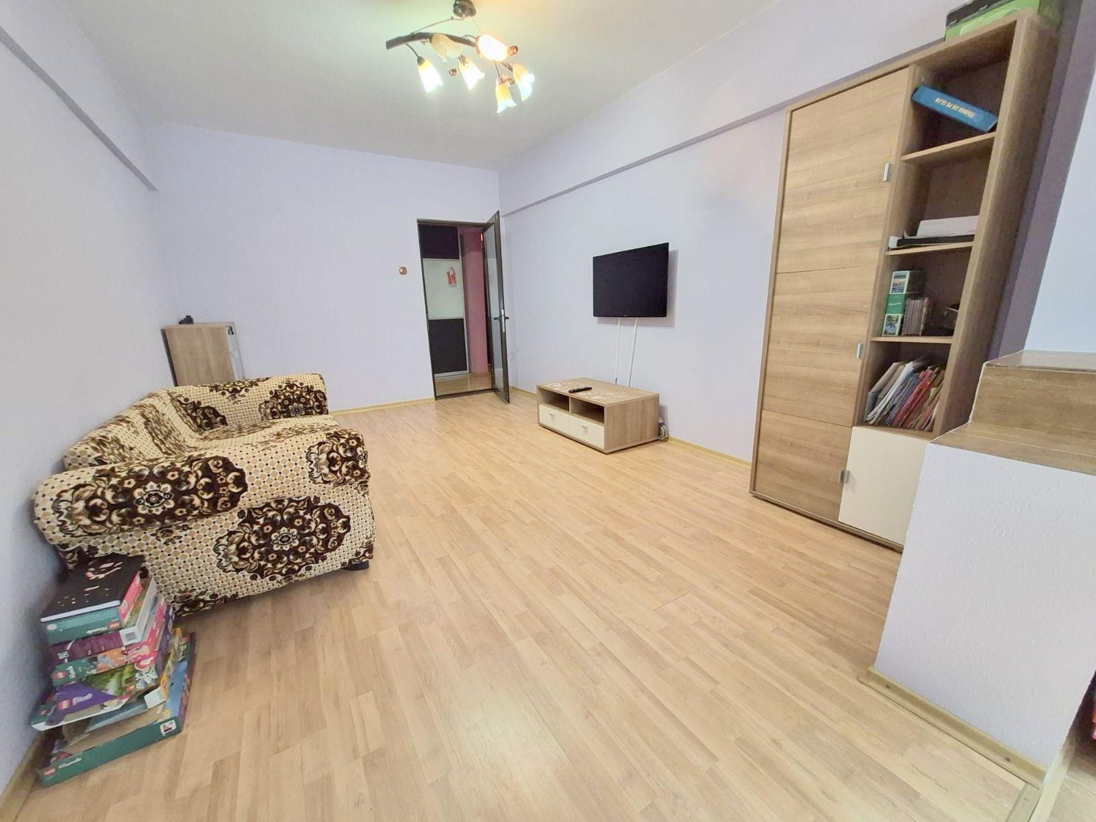 De inchiriat apartament cu 2 camere, Micro 17, parter, 345 euro - 6