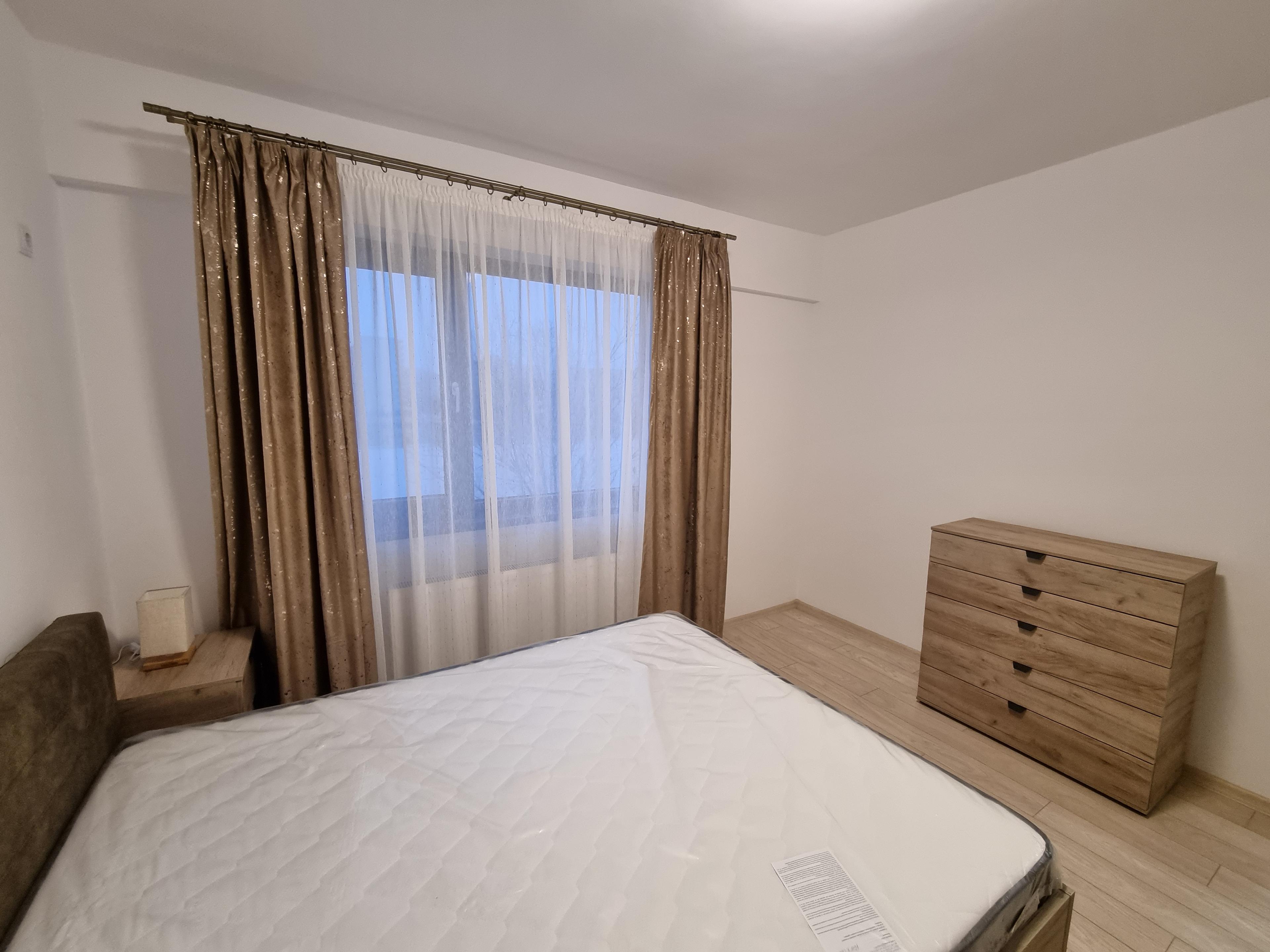 Dau în chirie partament spațios de 2 camere în zona Păcii - 9