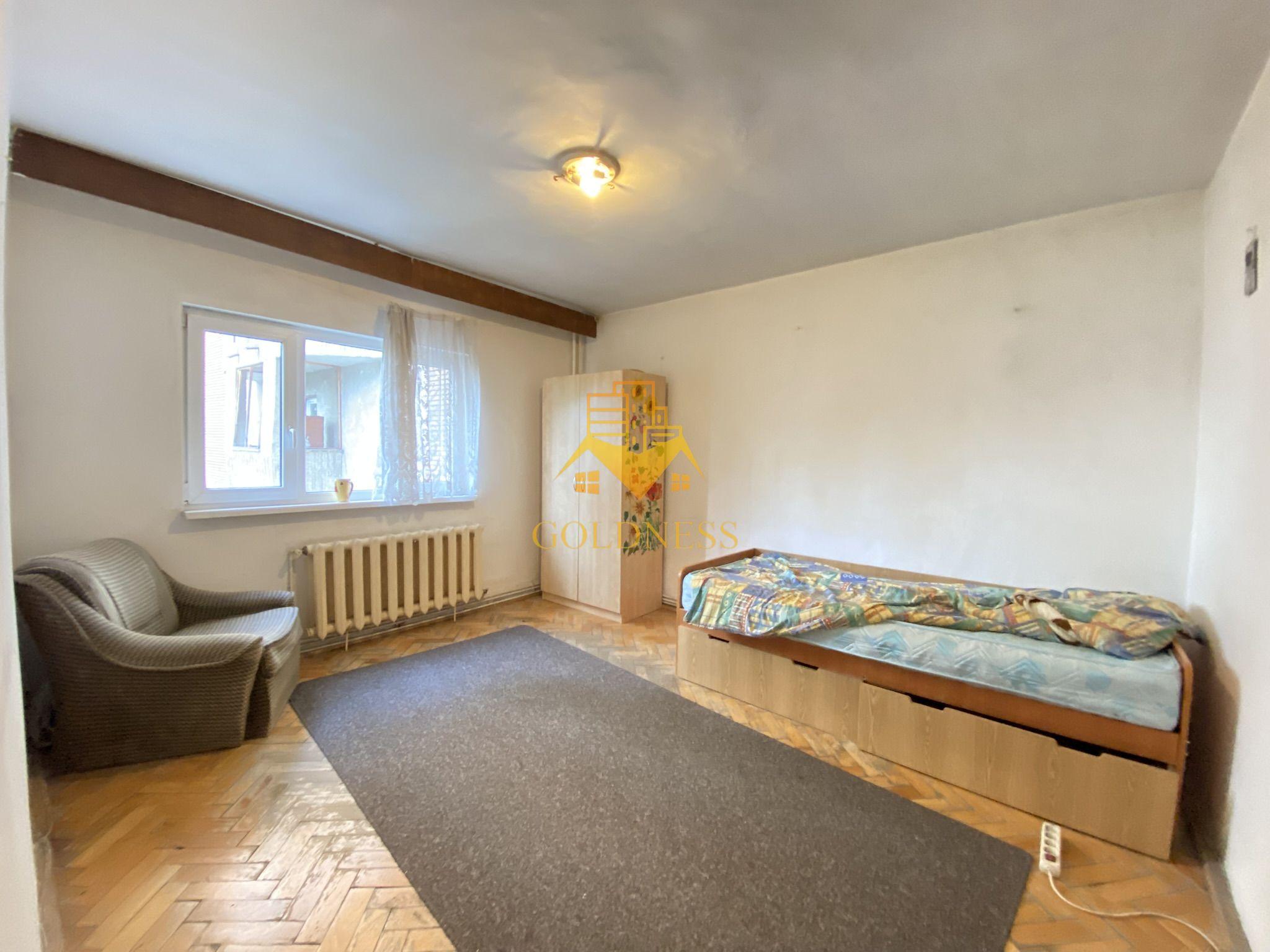 Apartament 3 camere decomandate etaj 2 Gradini Manastur zona Big Belly - 1