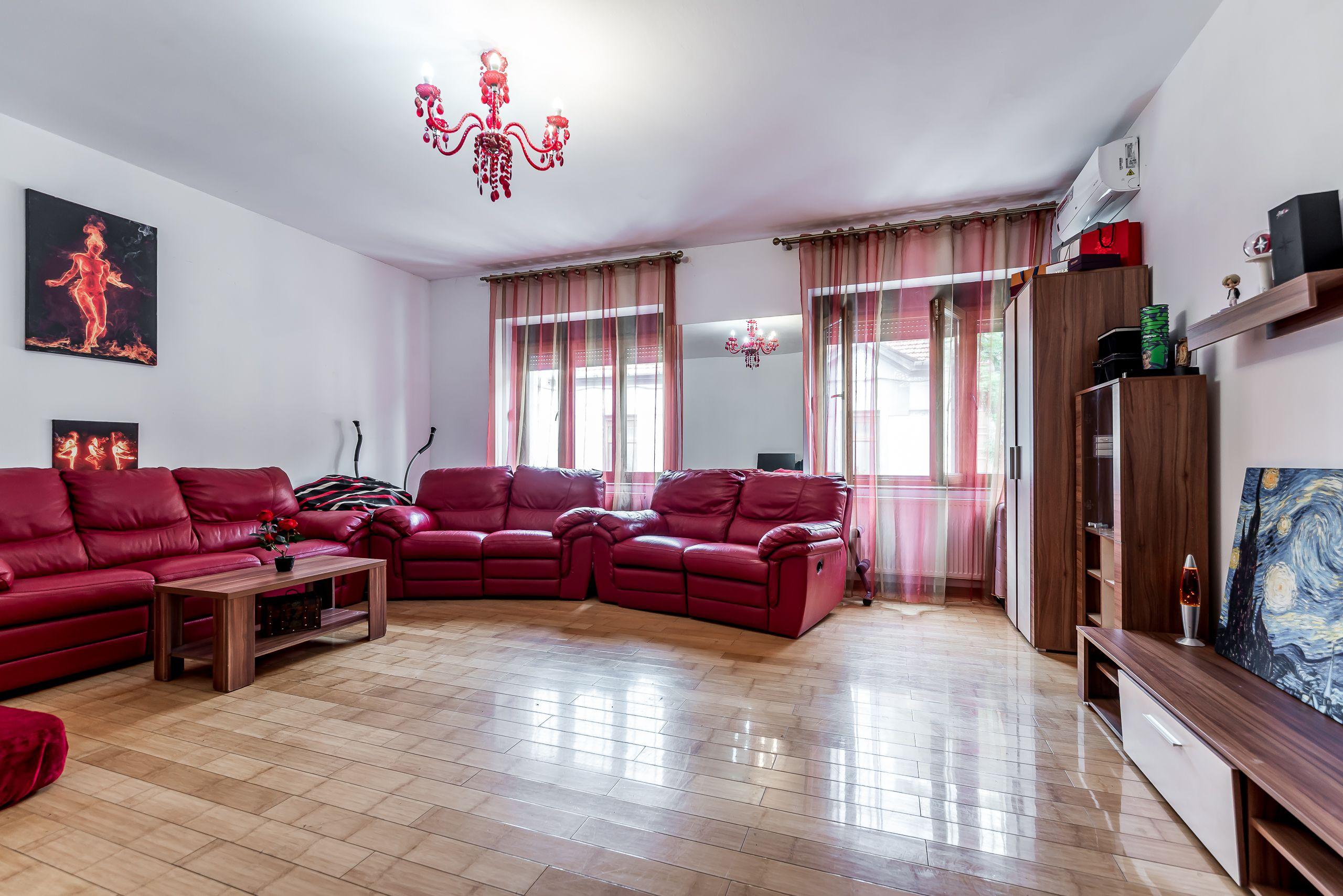 PRET NOU! Casa 6 camere - teren 558 mp - Centrul Aradului - COMISION 0 - 1