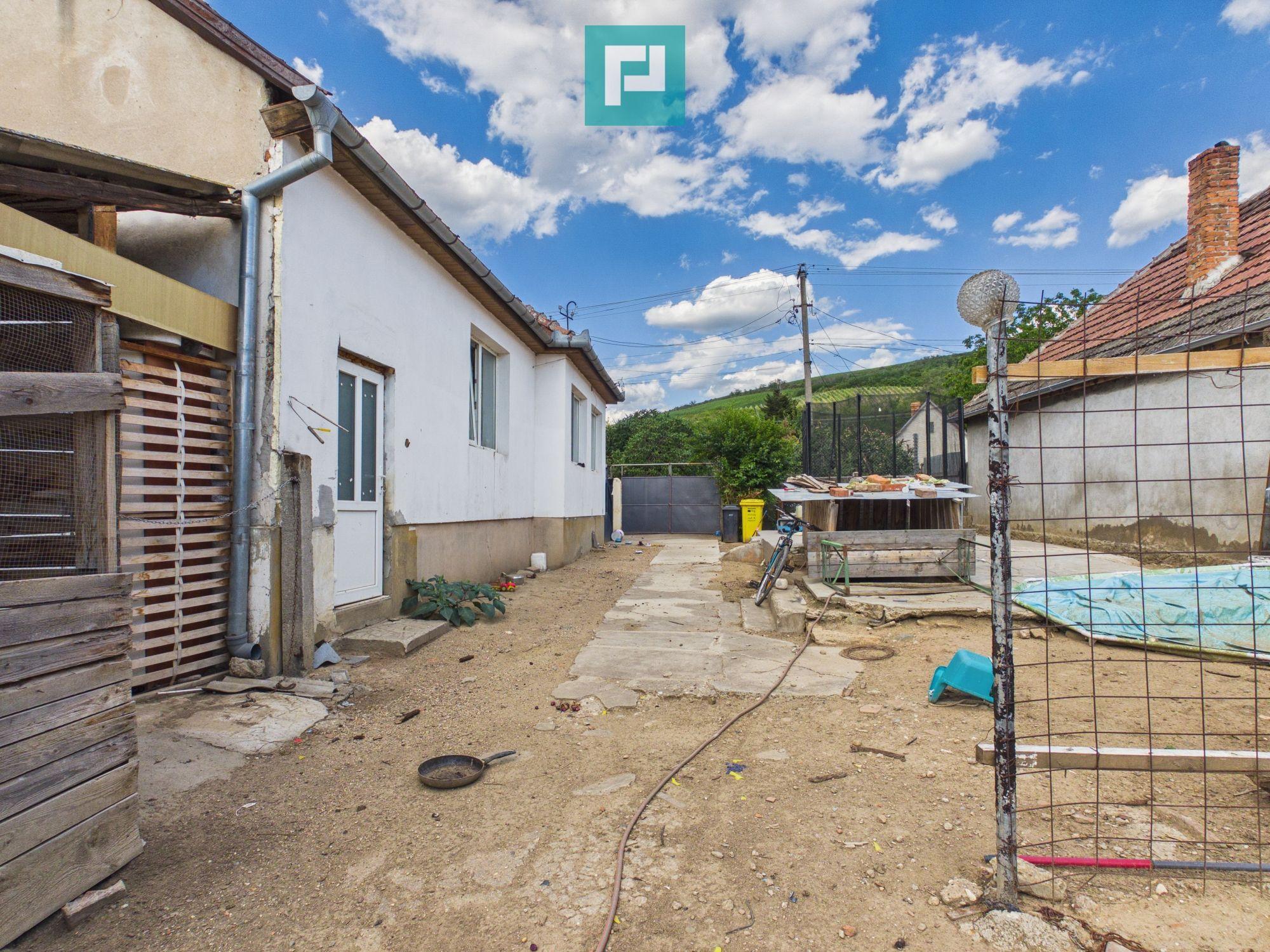 Casă cu 2 camere și 1000 mp teren în Păuliș - 13