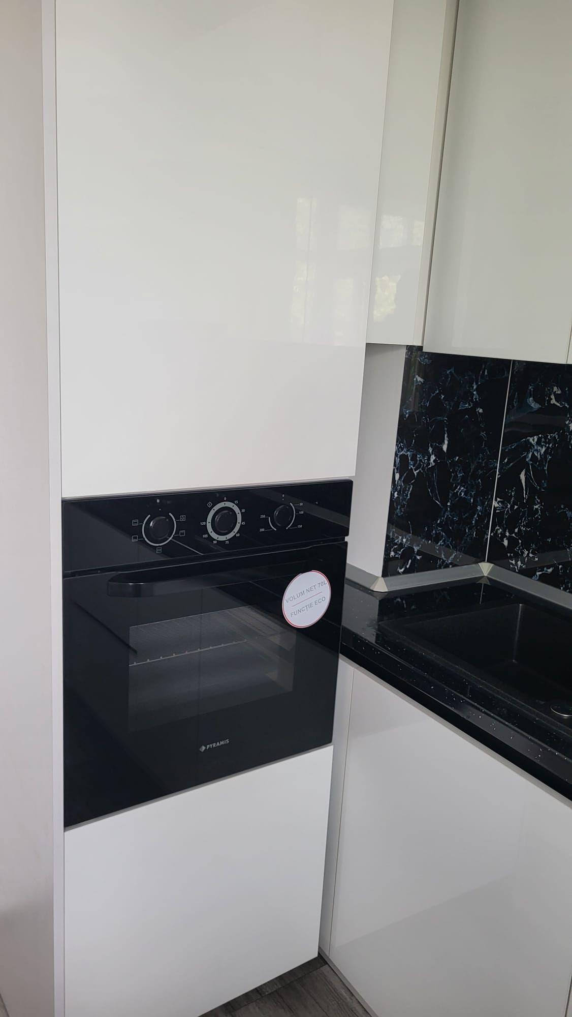 De inchiriat apartament cu 2 camere la Papadie, etaj 3, renovat, 550 E - 19