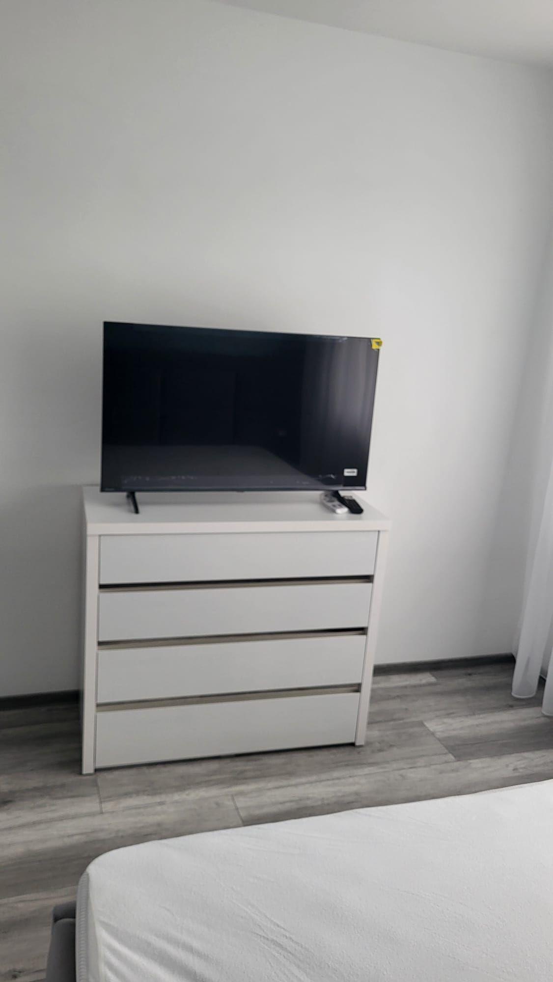 De inchiriat apartament cu 2 camere la Papadie, etaj 3, renovat, 550 E - 10