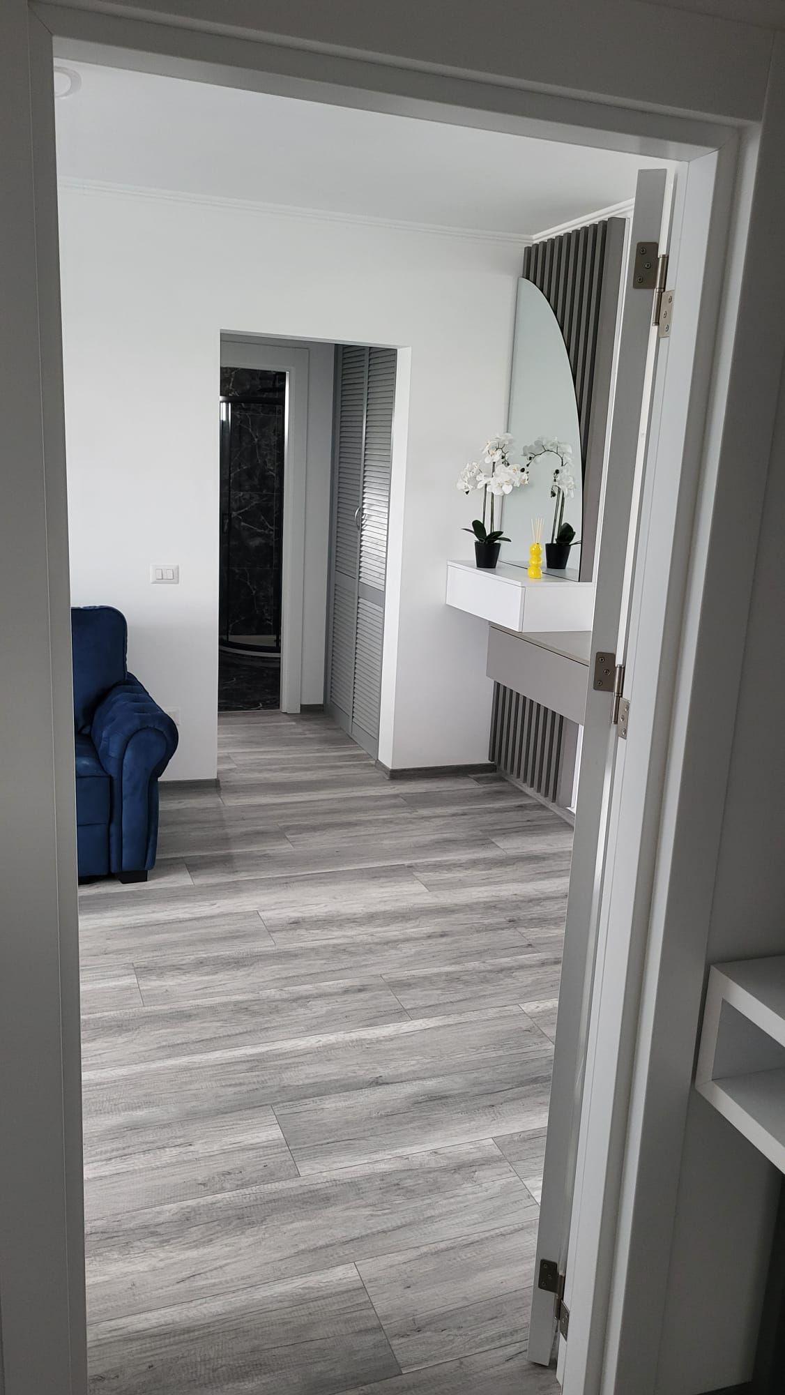 De inchiriat apartament cu 2 camere la Papadie, etaj 3, renovat, 550 E - 11
