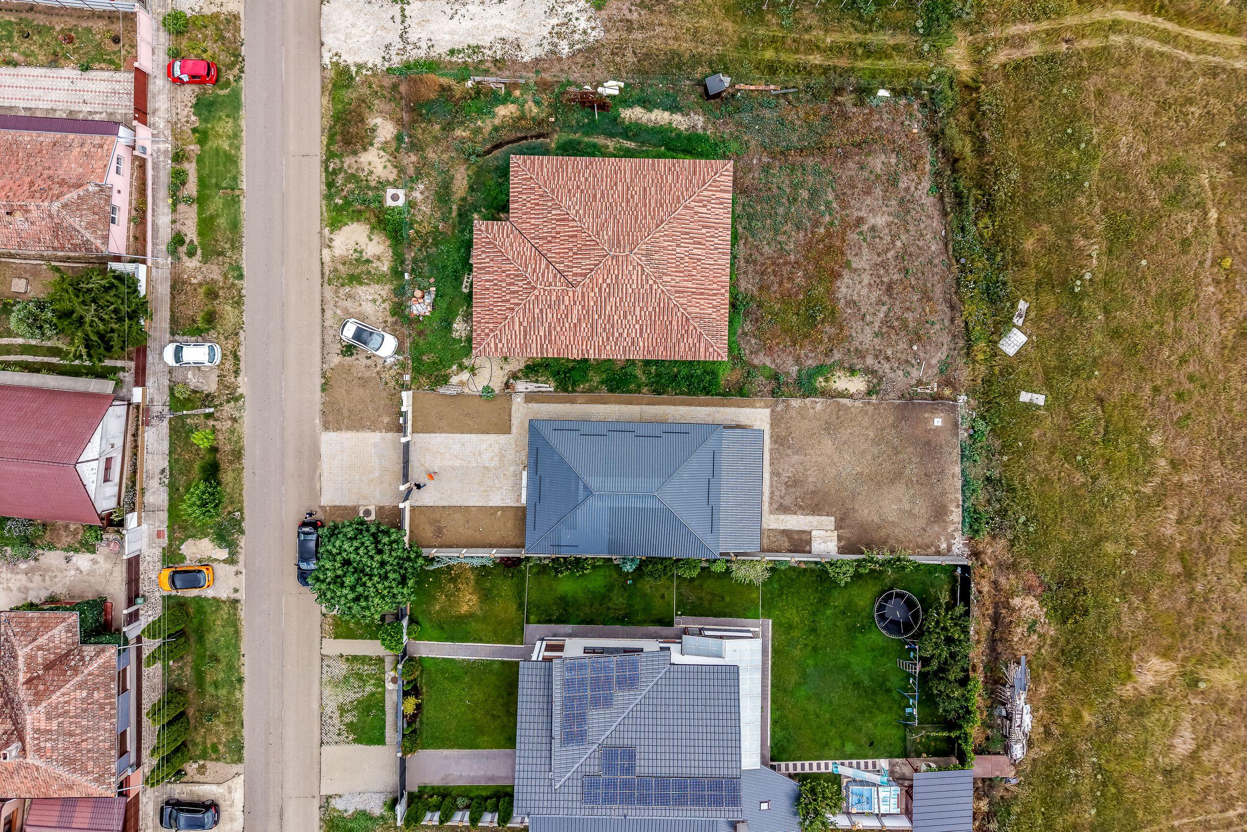 Casă nouă 4 camere, ideală pentru familie. Toate utilitățile - 15