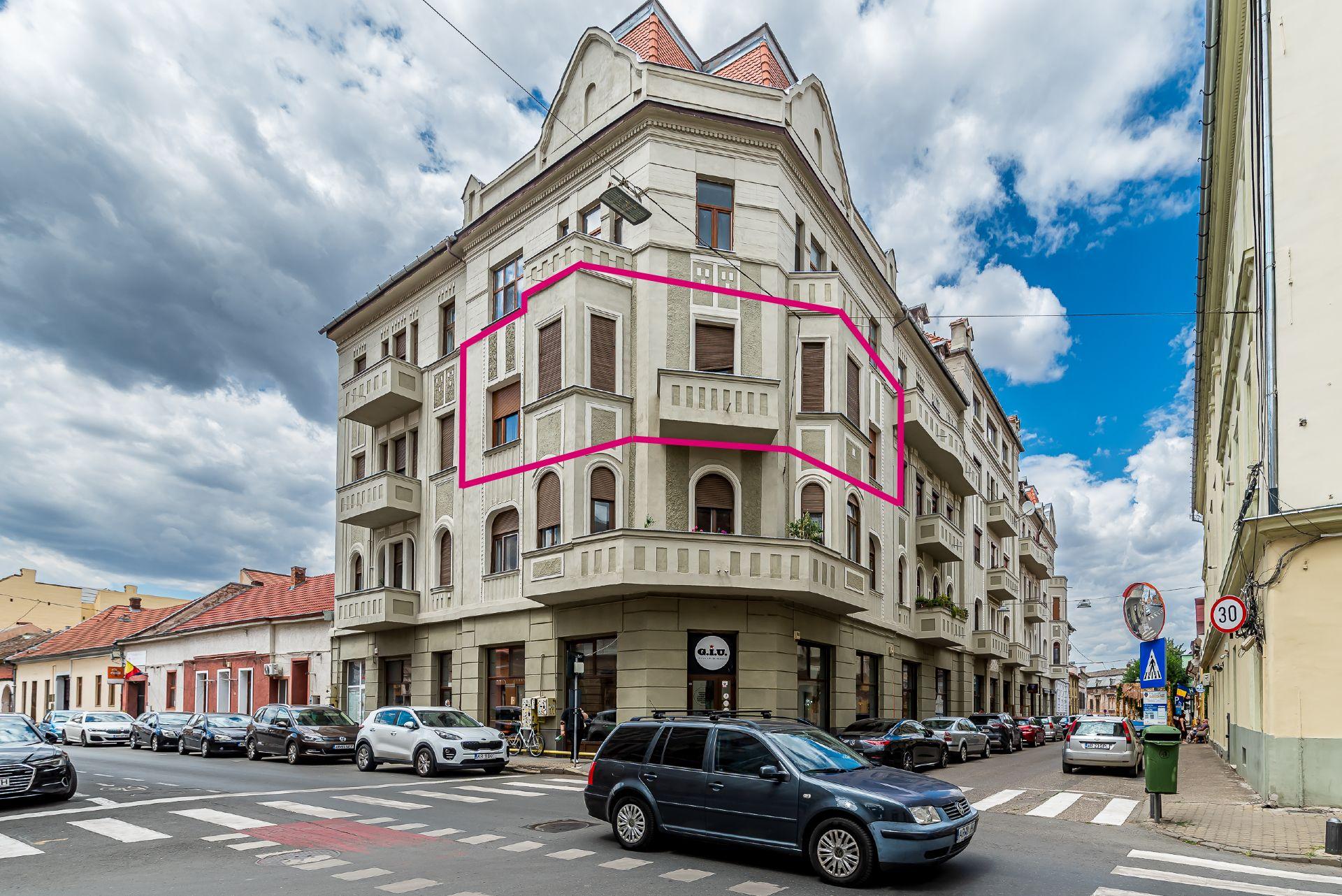 Apartament ultracentral cu 4 camere decomandat, etaj intermediar - 1
