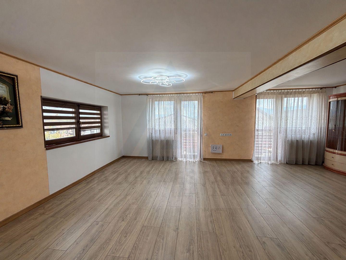 Casa la cheie 5 camere 350 mp curte libera 4 bai P+1+M Arhitectilor - 2