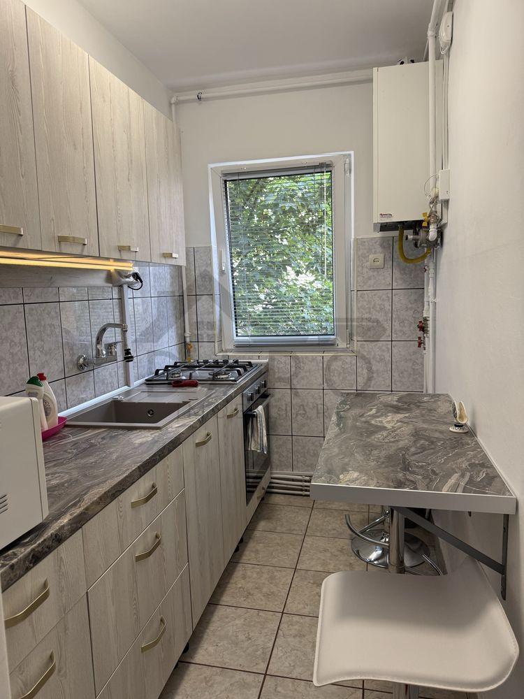 Apartament 3 camere pentru închiriat - 1