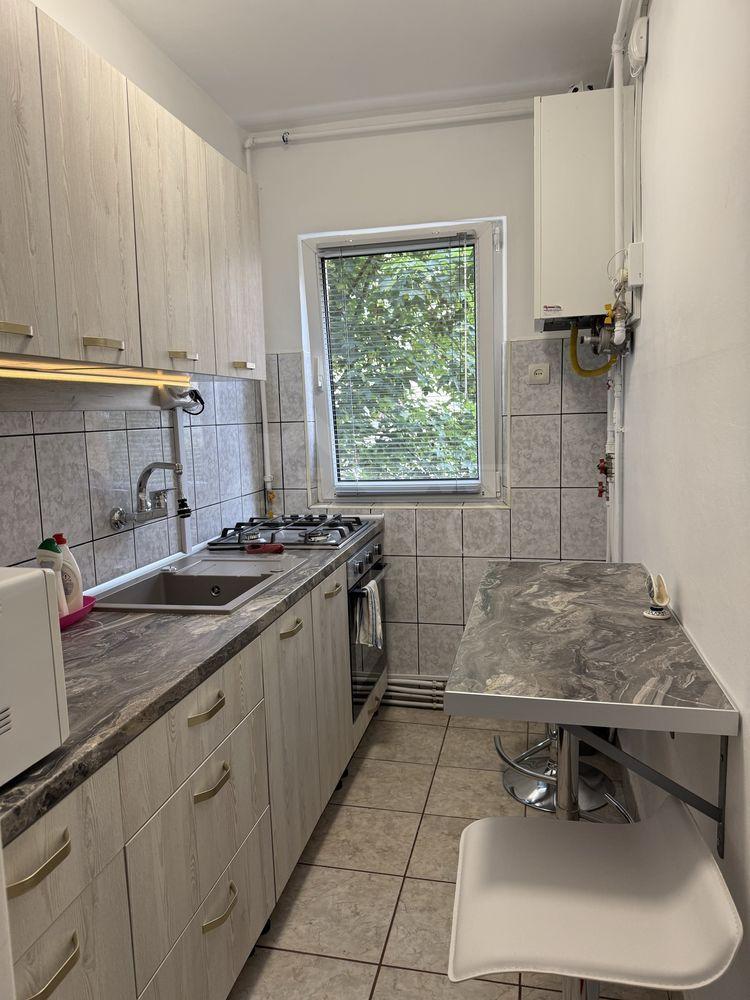 Apartament 3 camere pentru închiriat - 1