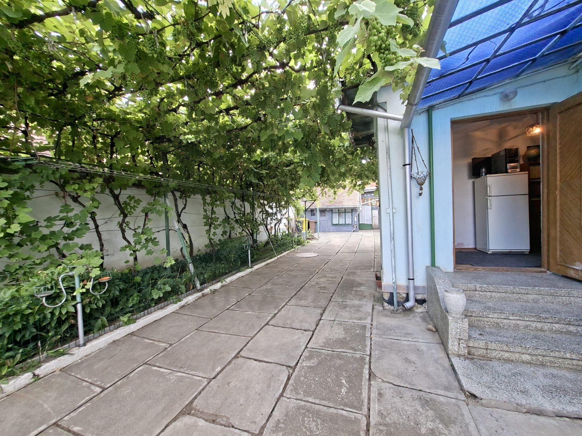 Casa individuala D+P+Pod teren 252 mp baie cu geam si curte in Sibiu - 1