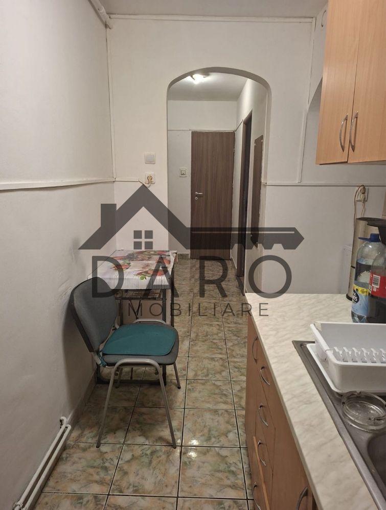 Vând apartament cu 3 camere zona Dâmbu Pietros aproape de bulevard . - 8