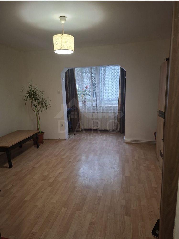 Vând apartament cu 3 camere zona Dâmbu Pietros aproape de bulevard . - 7
