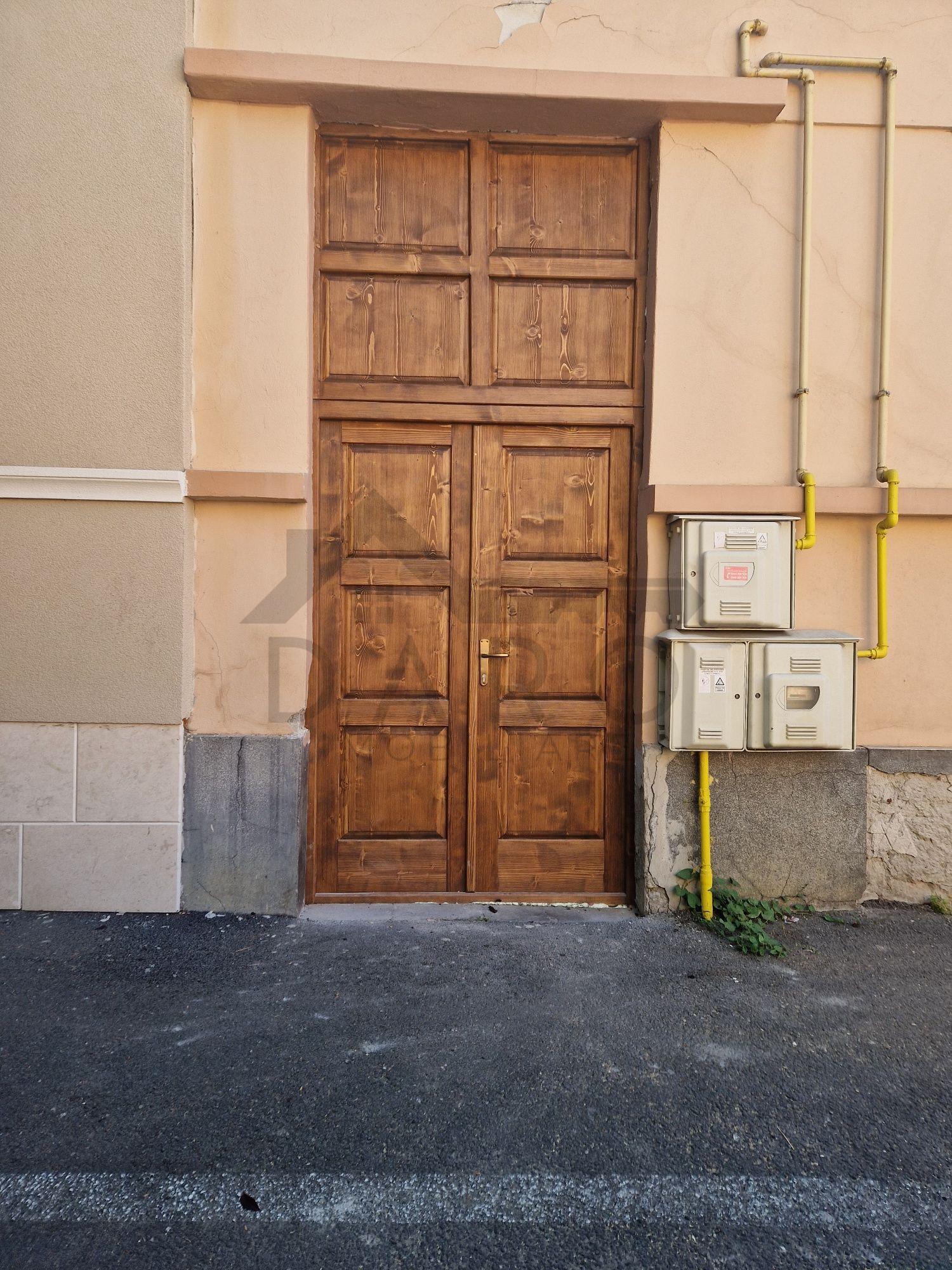 De vanzare casă lingă cetate - 2