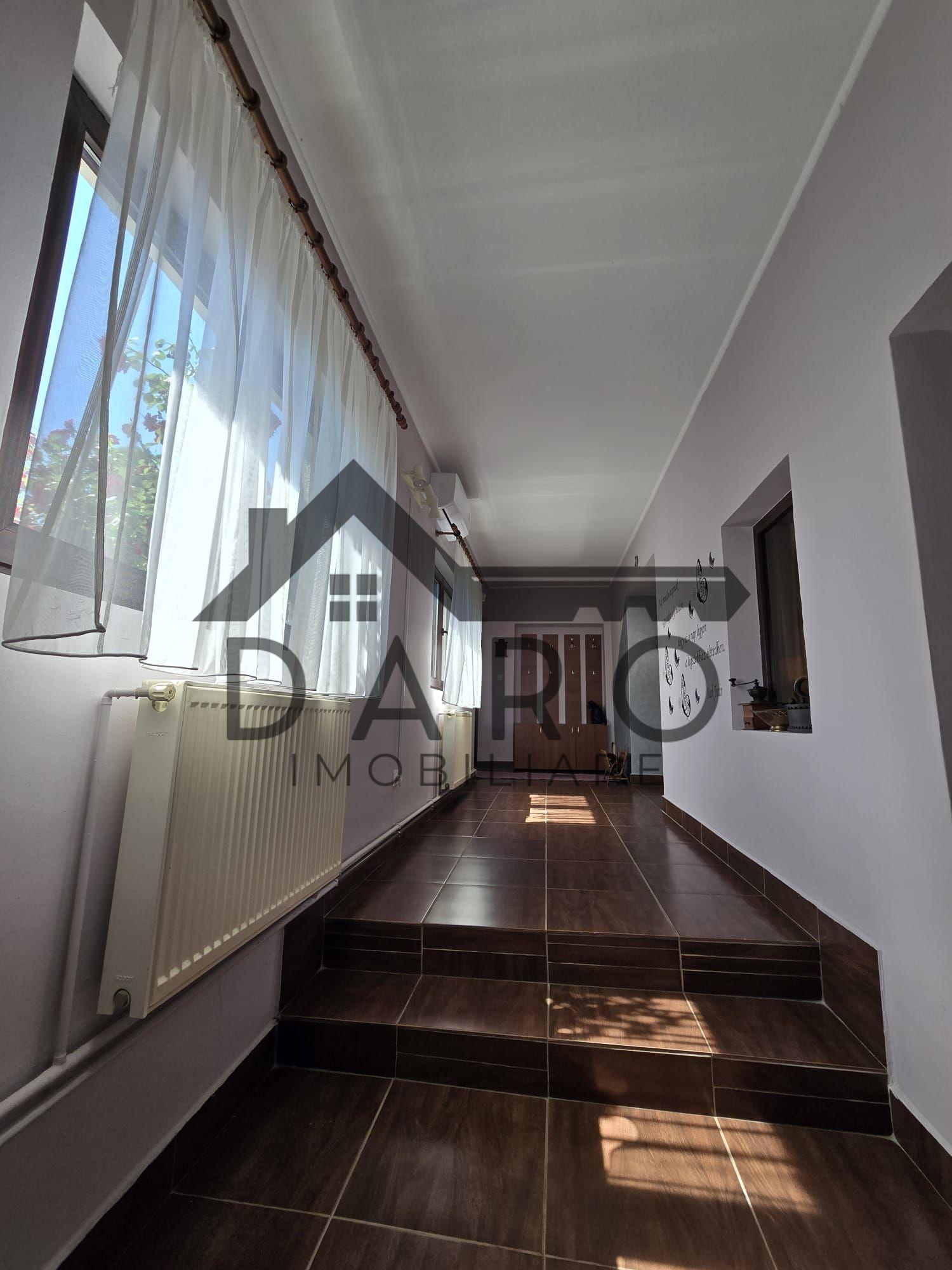 Casa in Livezeni , 140 mp utili , in centrul localitatii . - 15