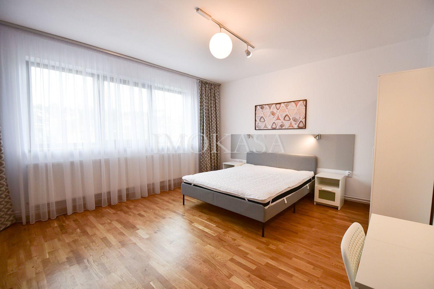 Vila 7 camere , suprafata de 270 mp gradina si gazraj, zona Strand - 8