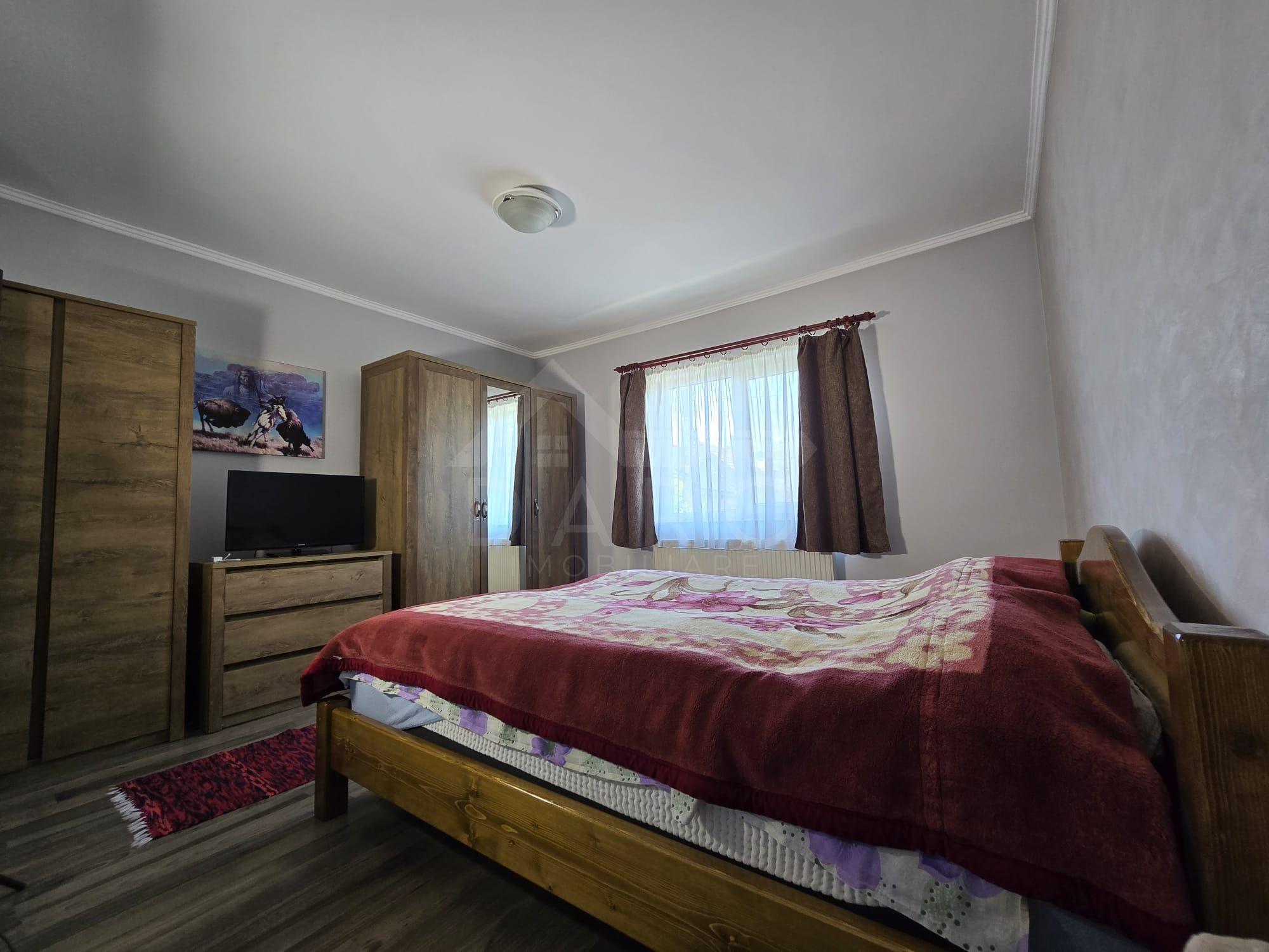 Casa in Livezeni , 140 mp utili , in centrul localitatii . - 5