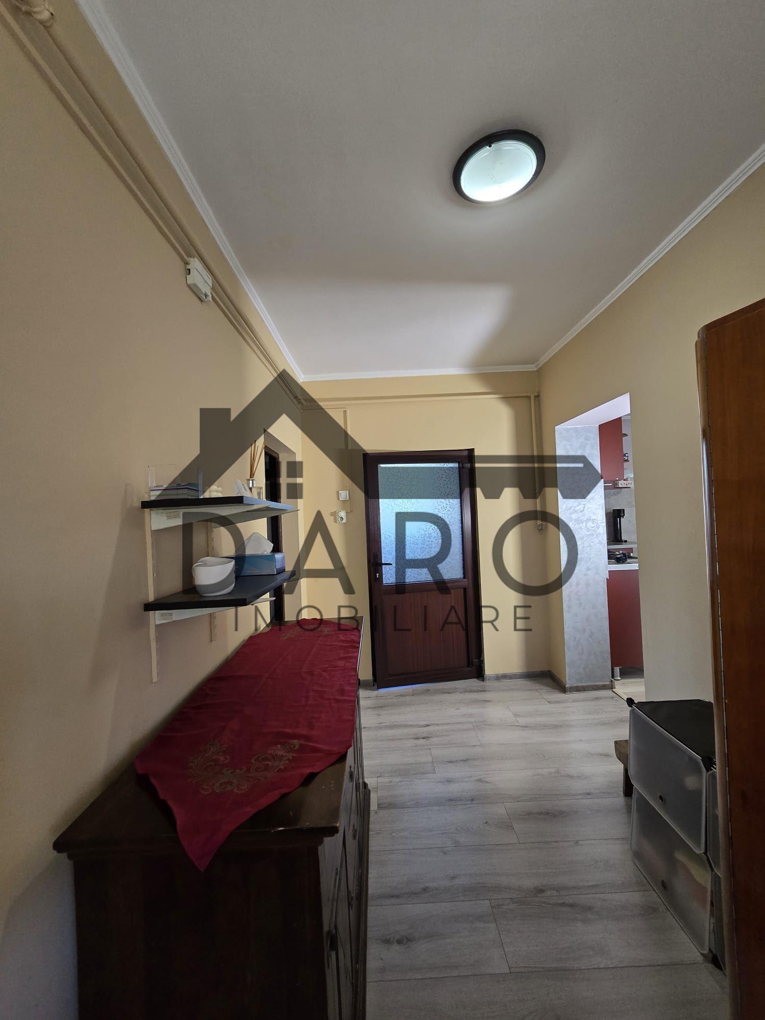 Casa in Livezeni , 140 mp utili , in centrul localitatii . - 8
