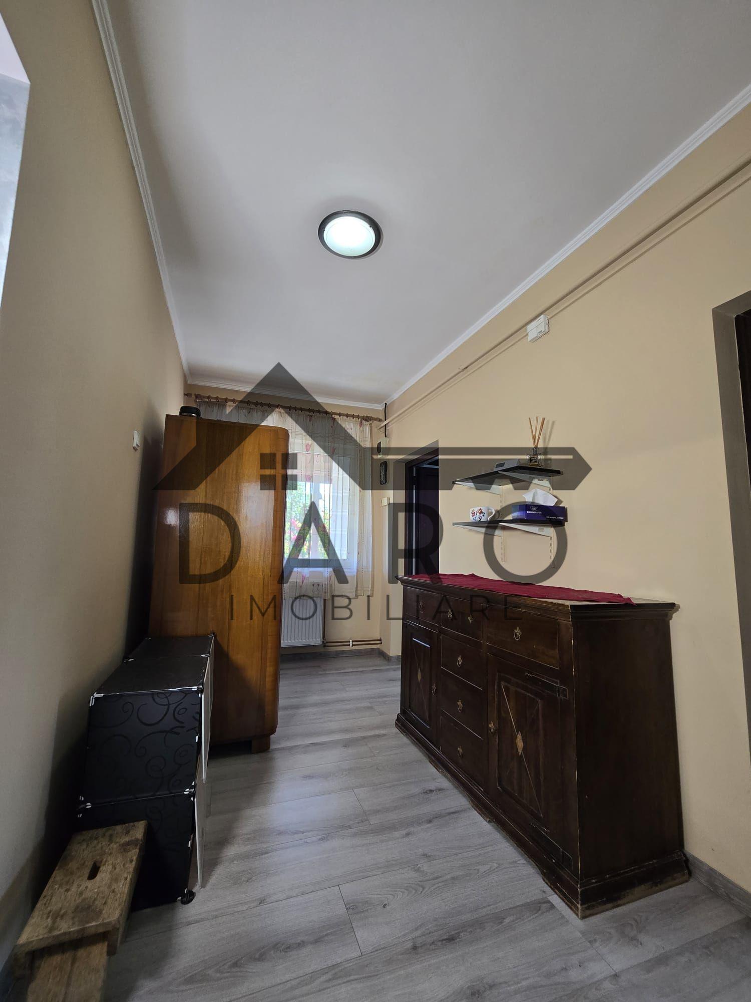 Casa in Livezeni , 140 mp utili , in centrul localitatii . - 7