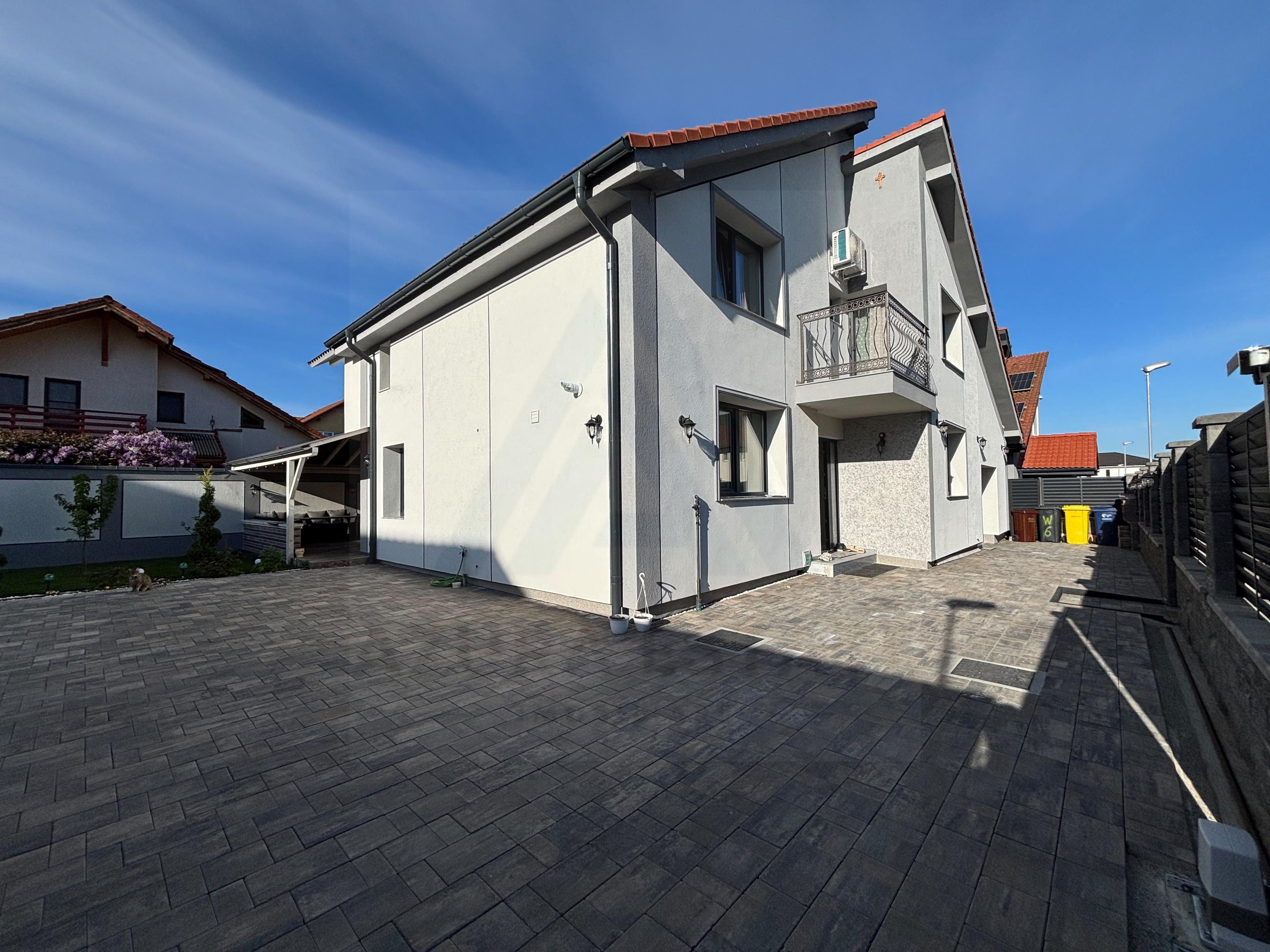 Casa individuala ultrafinisata 200 mp utili si teren 462 mp Selimbar - 1