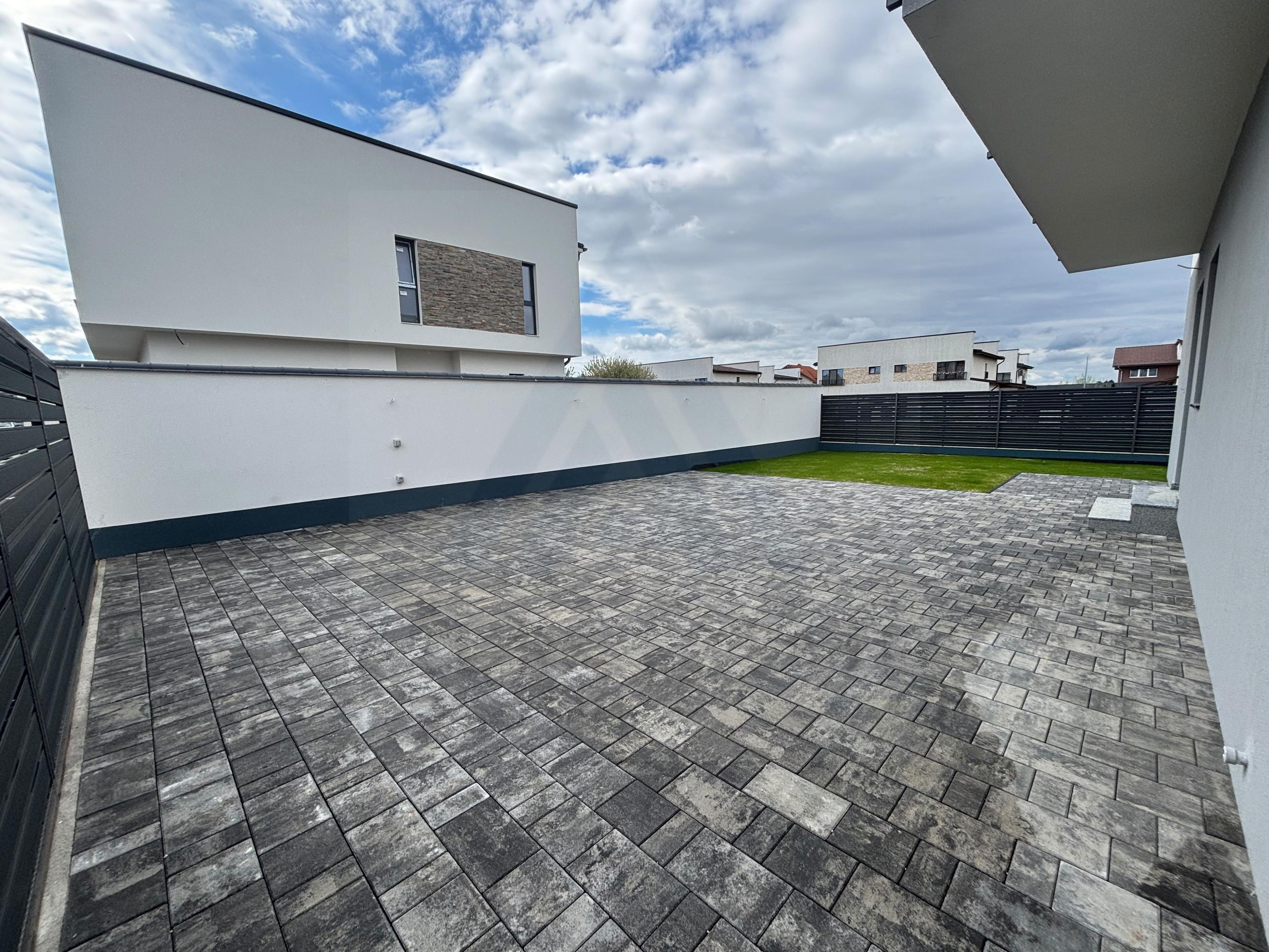 Casa 4 camere finisata la cheie cu teren 220 mp in Selimbar - 2