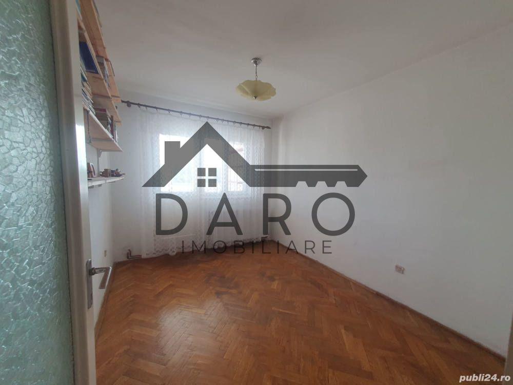 Vând apartament 4 camere in Dâmb - 1