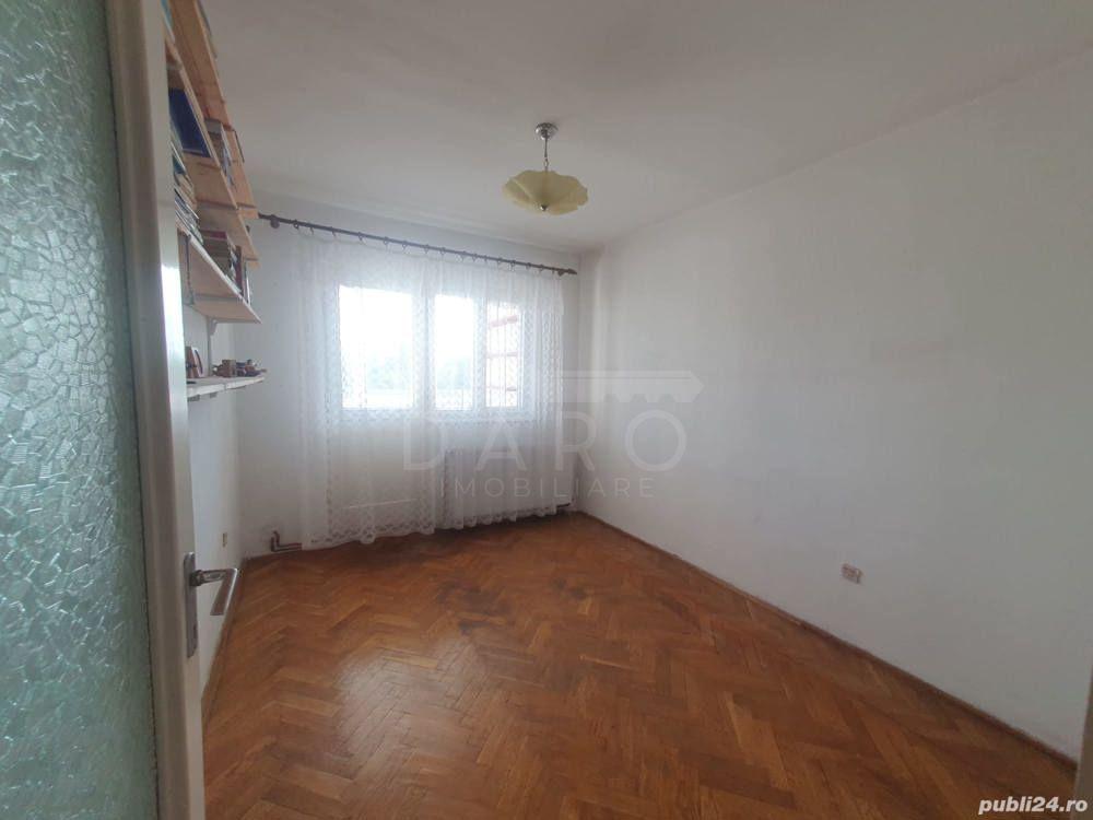 Vând apartament 4 camere in Dâmb - 1