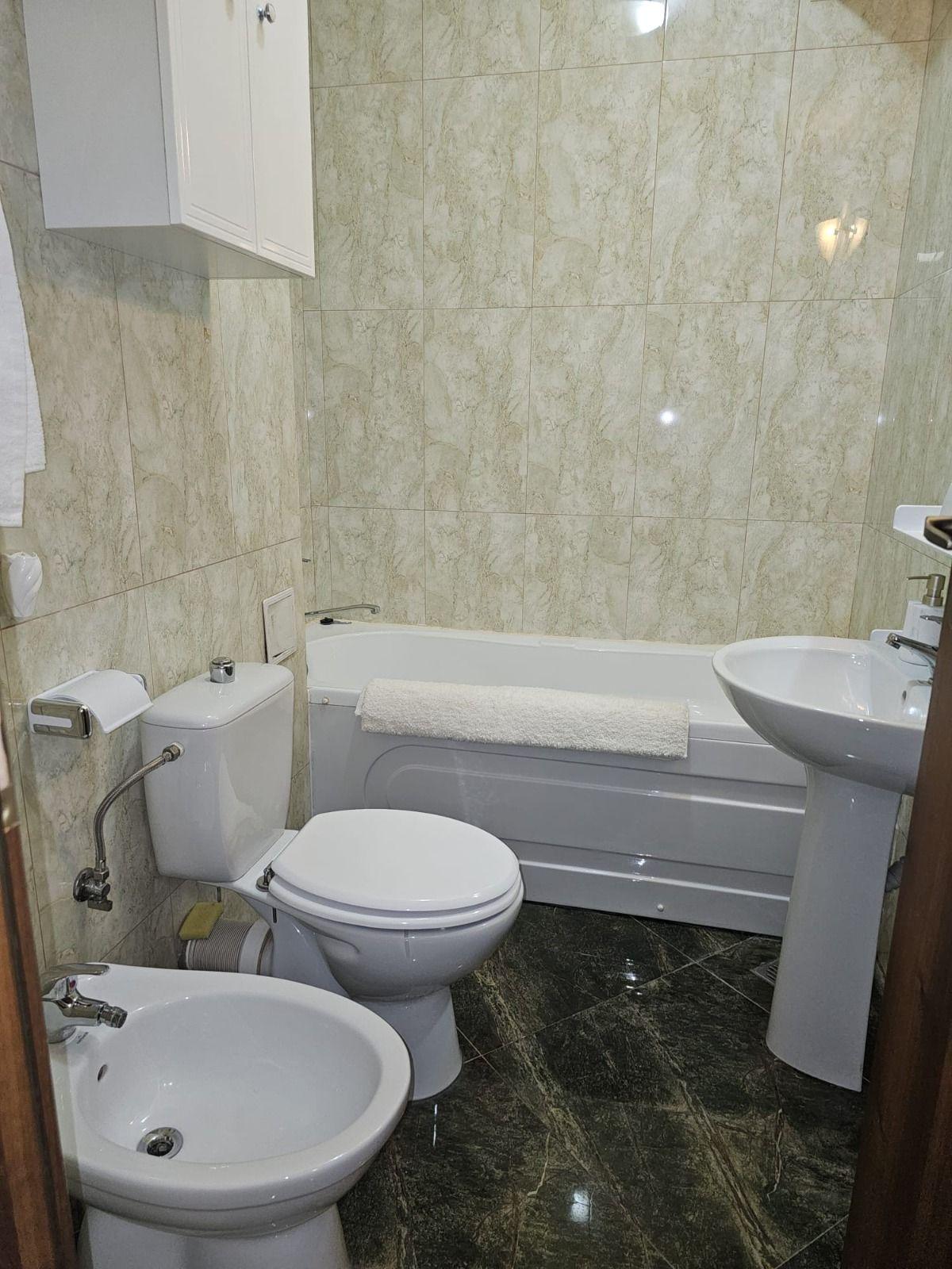 De inchiriat o camera Italian Residence, etaj 9/12, 420 euro - 23