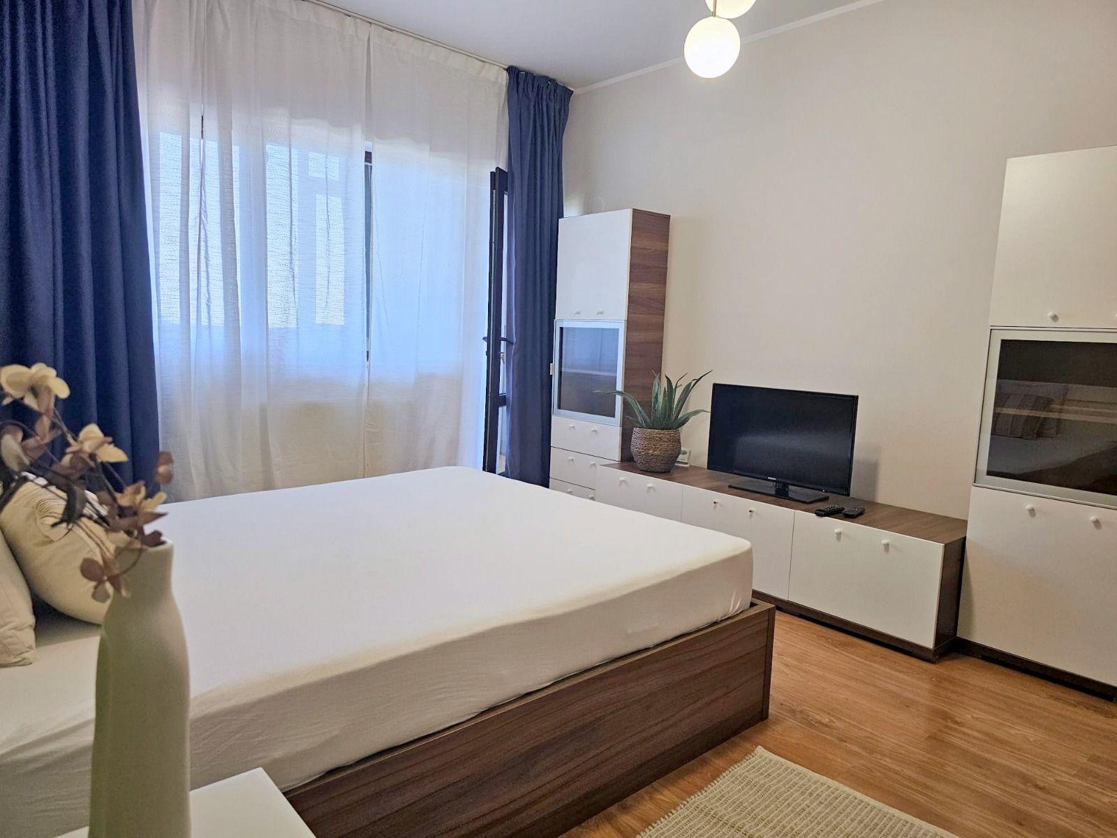 De inchiriat o camera Italian Residence, etaj 9/12, 420 euro - 12