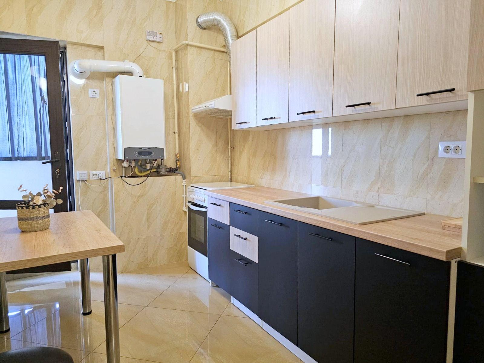 De inchiriat o camera Italian Residence, etaj 9/12, 420 euro - 4