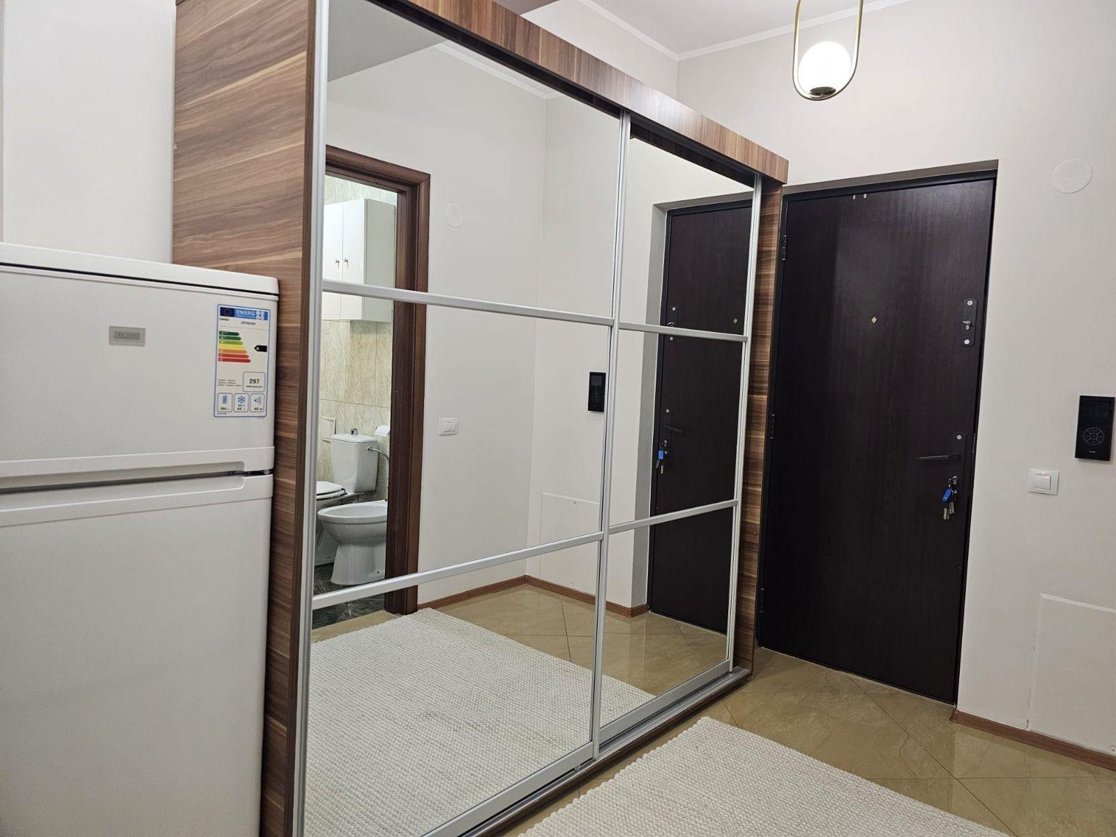 De inchiriat o camera Italian Residence, etaj 9/12, 420 euro - 9