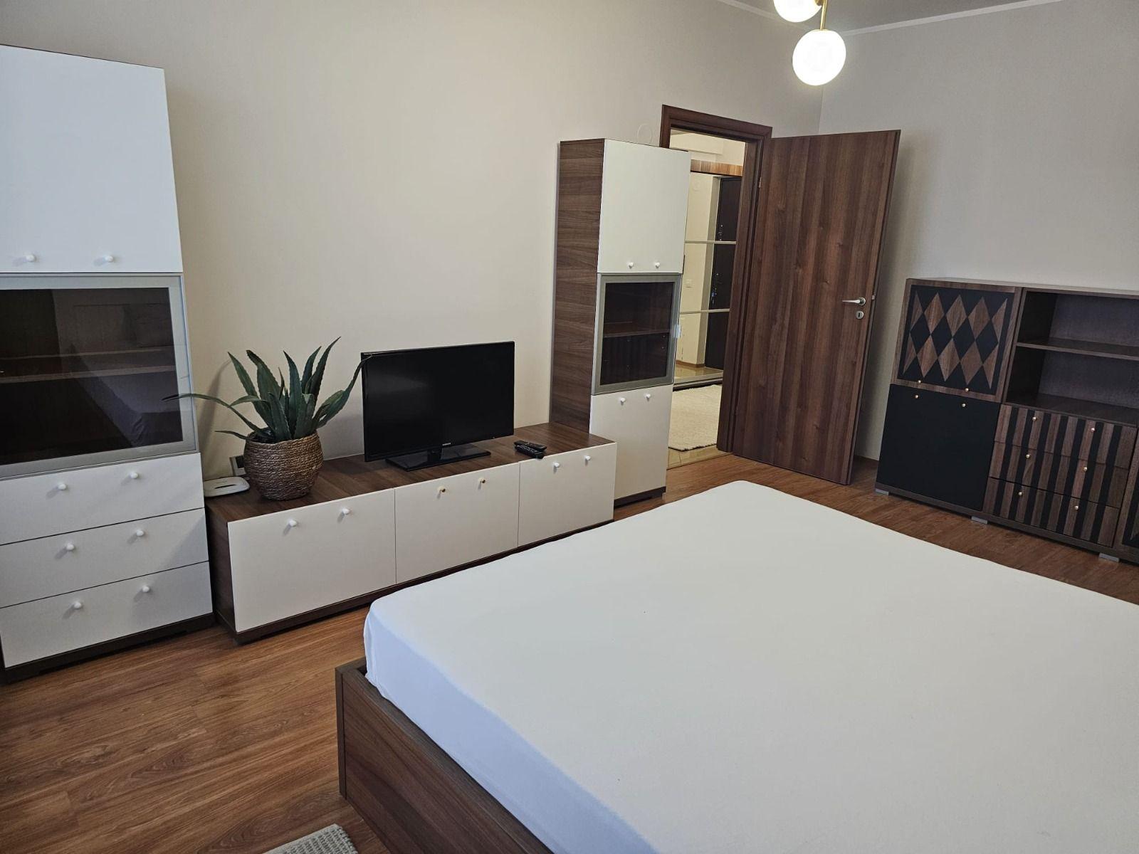 De inchiriat o camera Italian Residence, etaj 9/12, 420 euro - 24