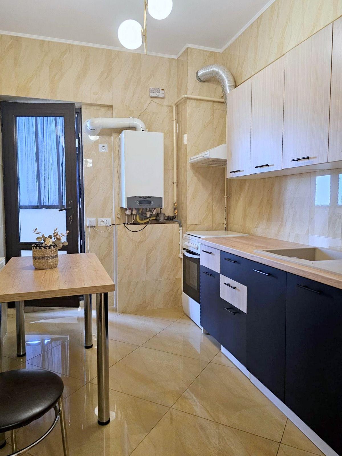 De inchiriat o camera Italian Residence, etaj 9/12, 420 euro - 5