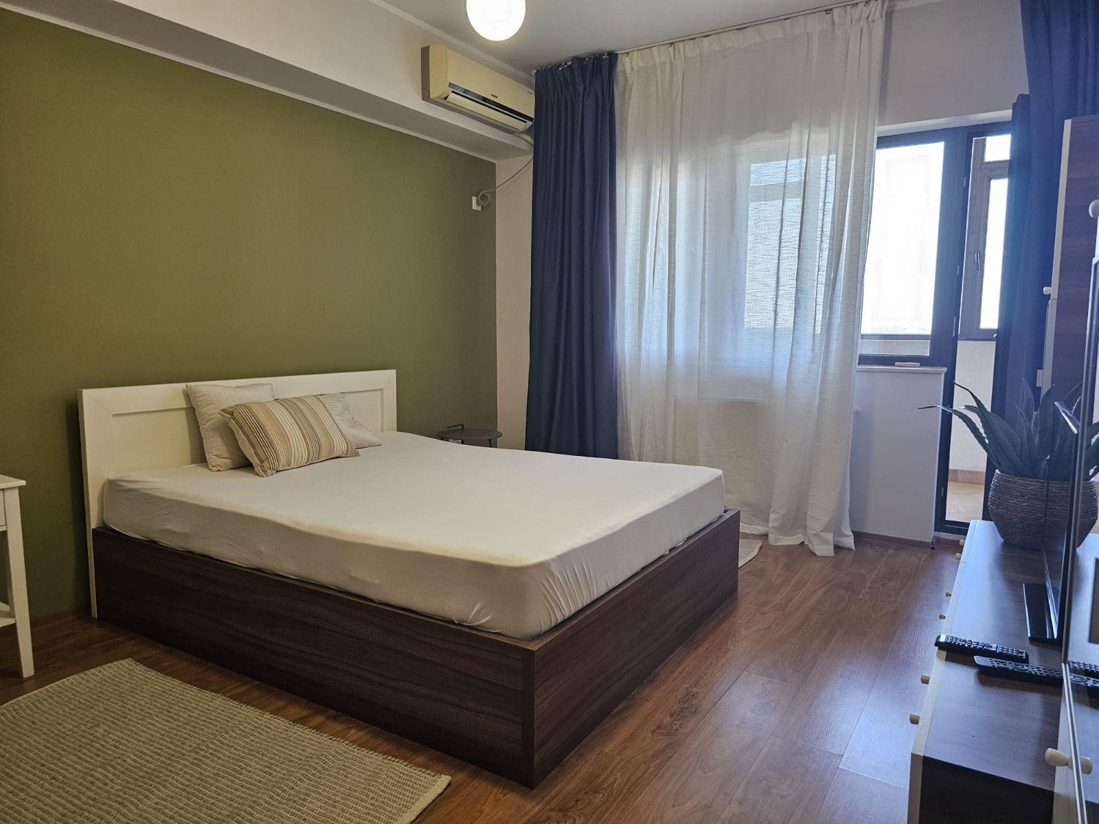 De inchiriat o camera Italian Residence, etaj 9/12, 420 euro - 17
